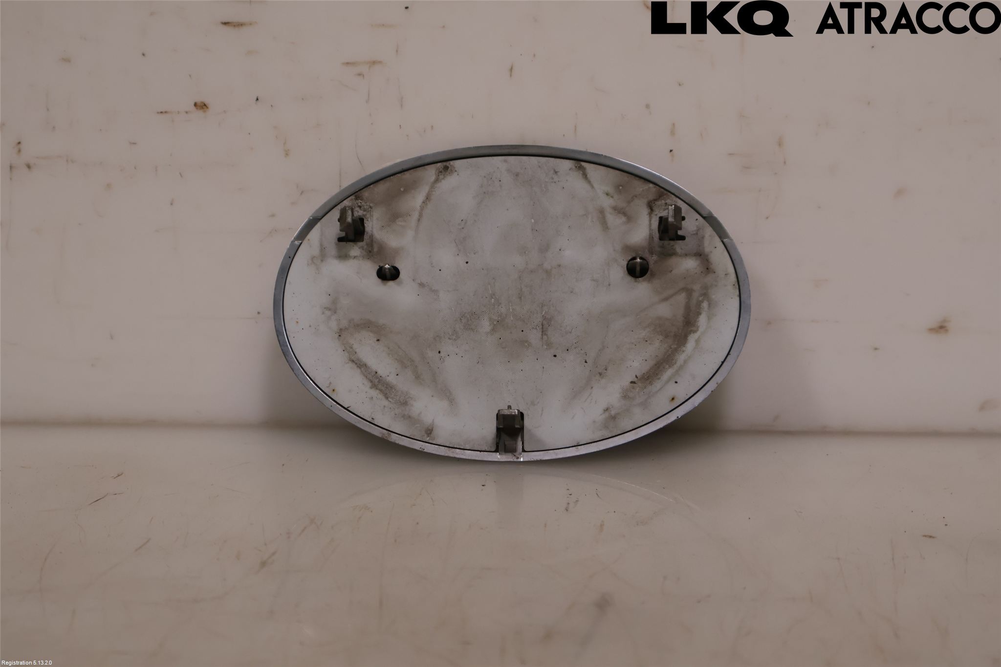 Toyota YARIS XP130 12-14 Emblem