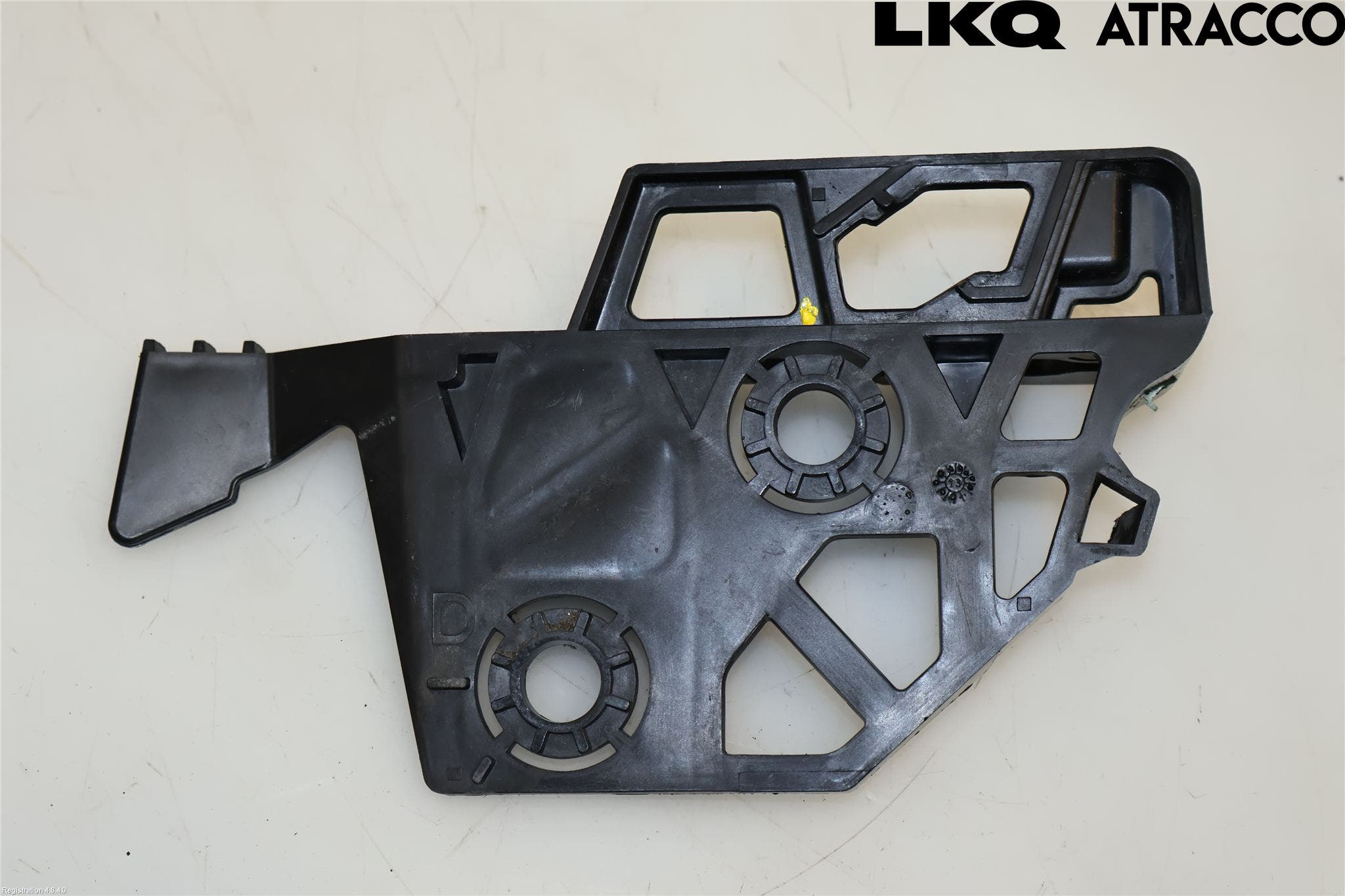 Peugeot 5008 10-16 Skärmfäste Fram Hö