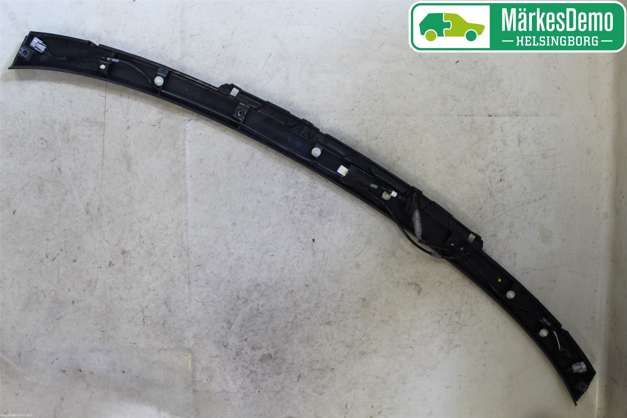 Mitsubishi ECLIPS CROSS Bakljuslamphållare Lucka