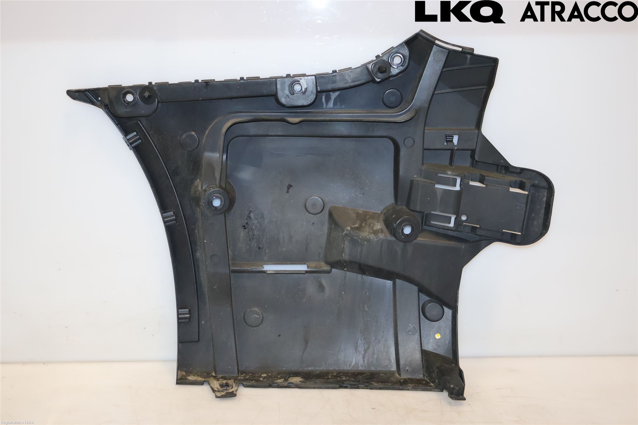 BMW 5 G30/G31/F90 17-23 Stötfångarfäste Bak Hö