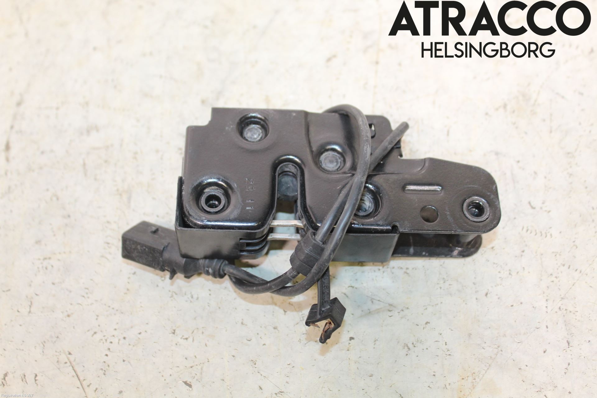 Audi A4 ALLROAD 09-16 Huvlås