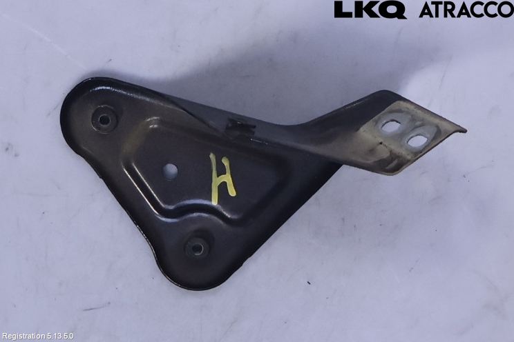 Skoda RAPID Skärmfäste Fram Hö