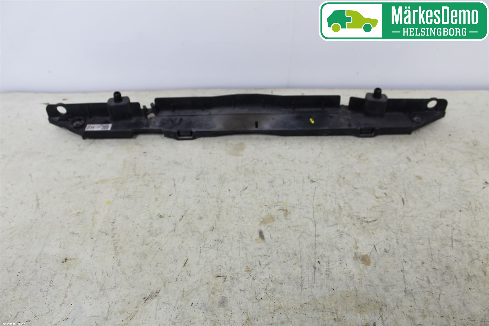 Toyota AVENSIS 09-15 Kylarfäste-Ram-Balk