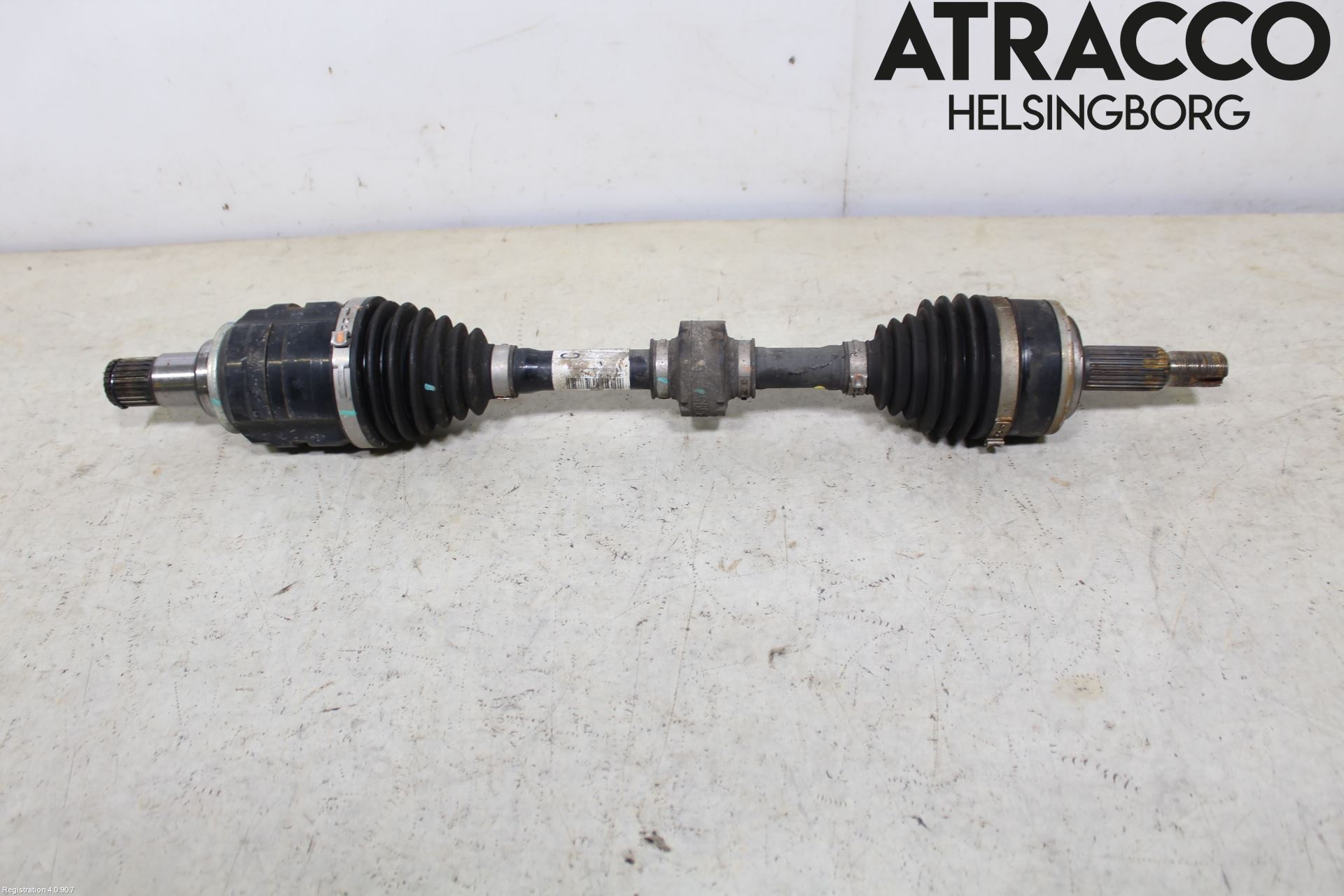 Toyota C-HR 16-23 Drivaxel Fram Vänster