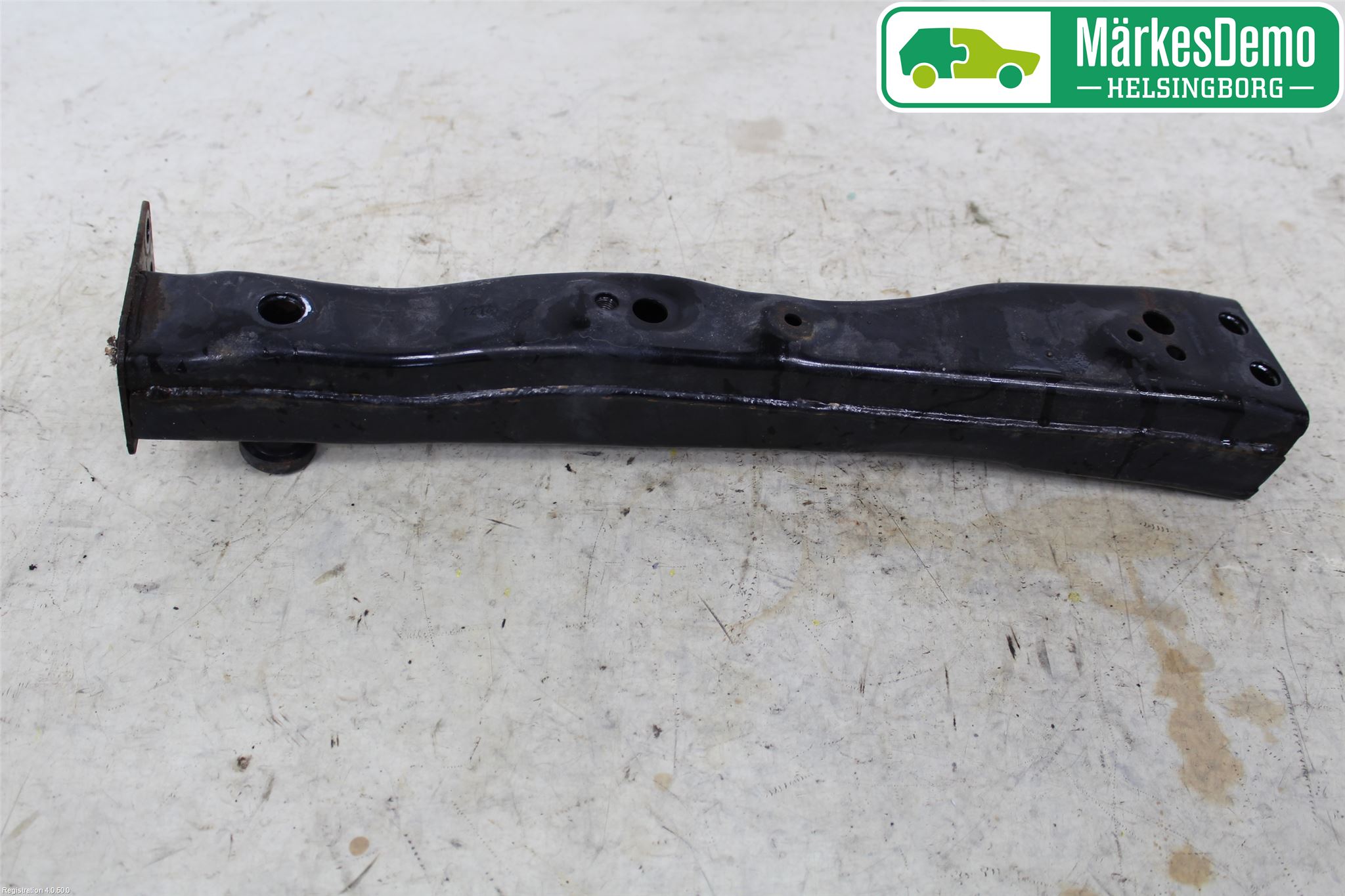 Nissan QASHQAI 14-17 Stötfångarbärjärn Fram