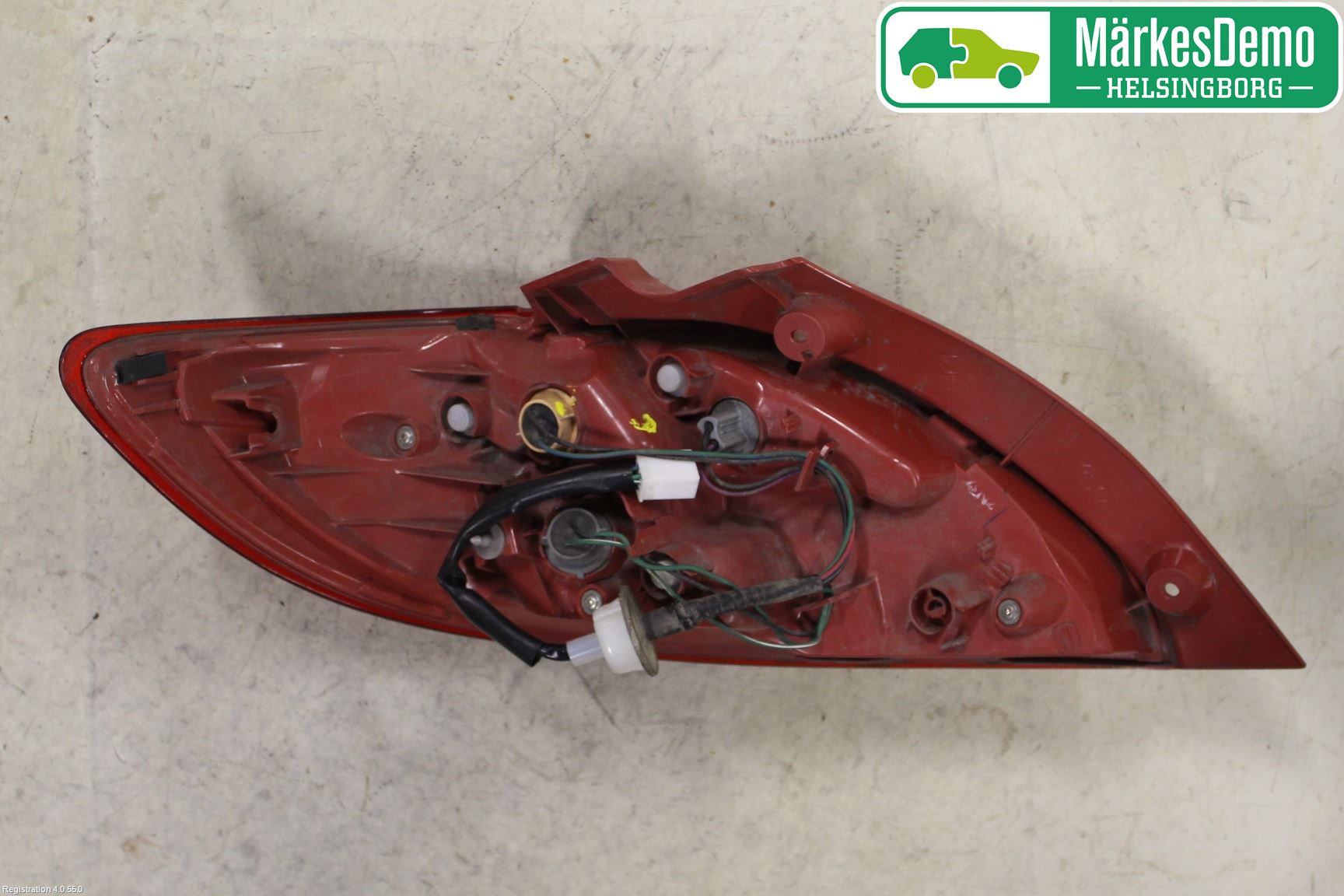 Mazda 2 (DE) 08-15 Bakljus Höger