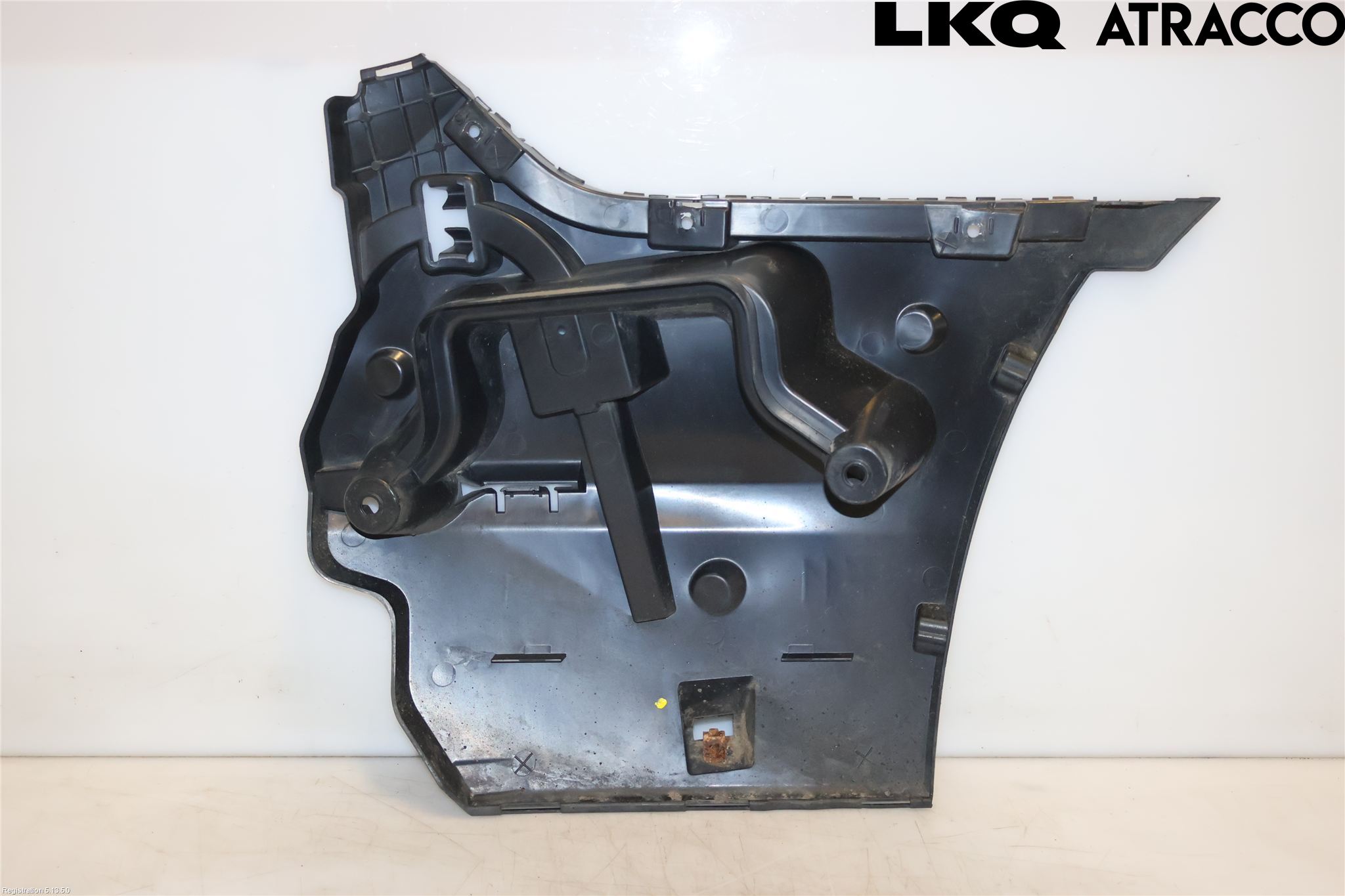 BMW 5 F10/F11/F18 09-17 Stötfångarfäste Bak Vä