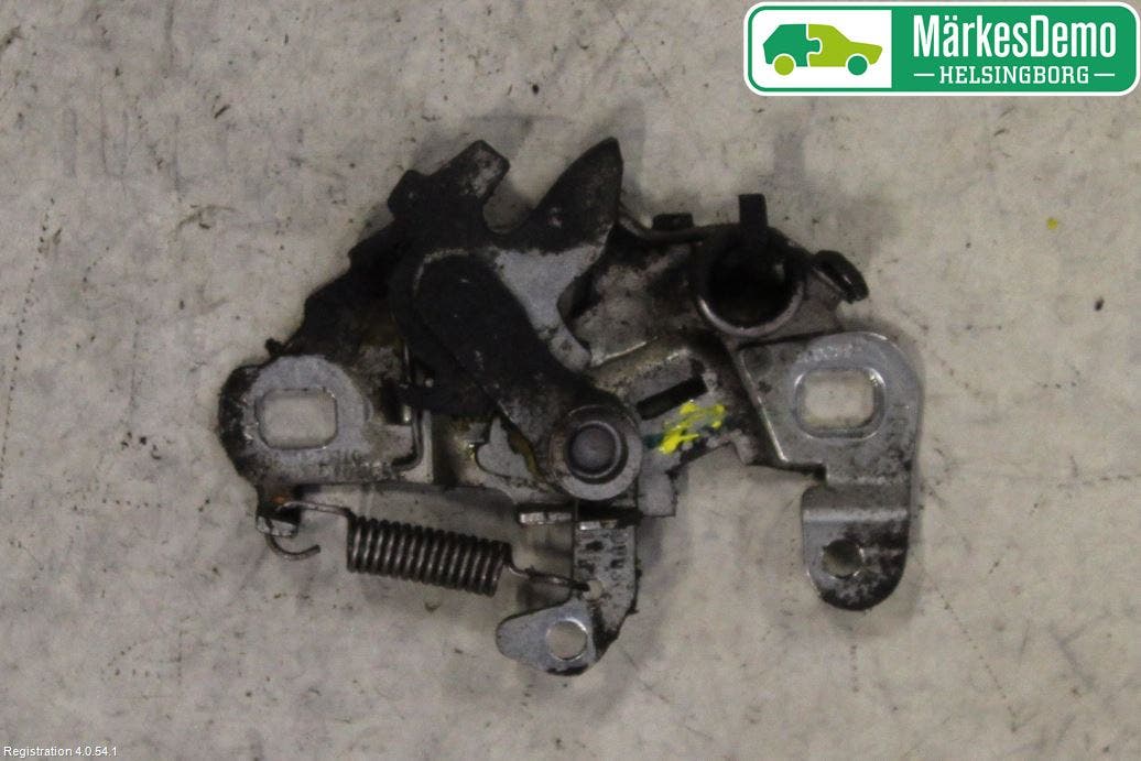 Peugeot 3008 17-24 Huvlås