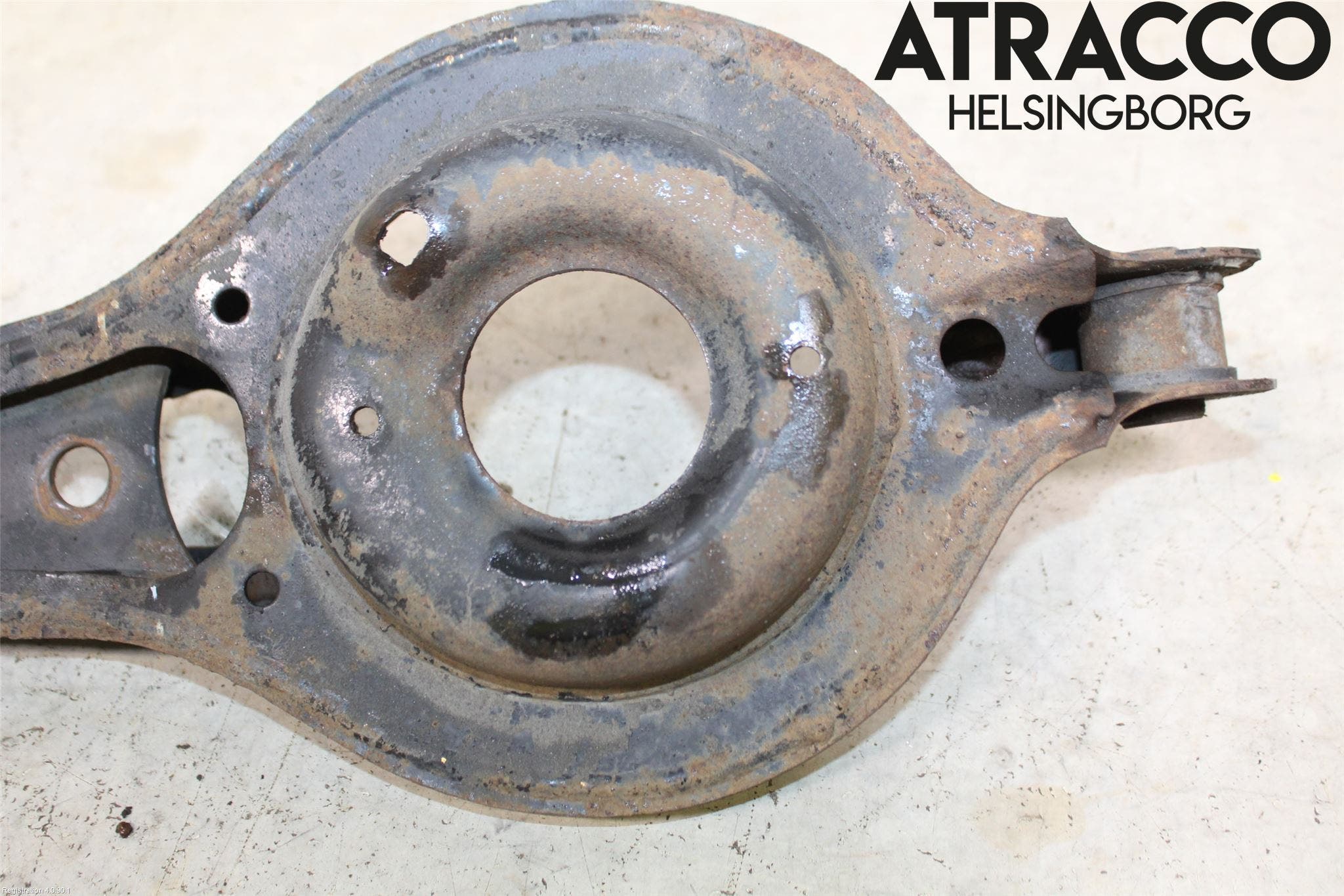 Volvo V40 12-19 Bärarm Bak Höger