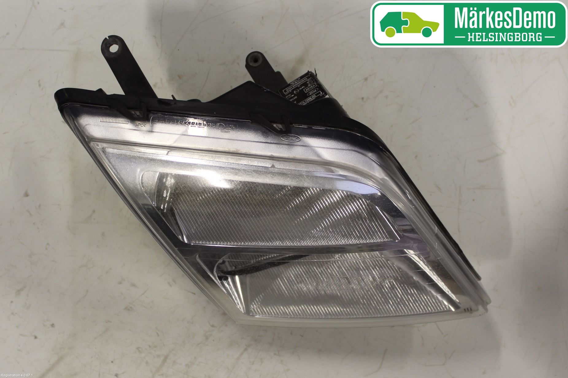 Ford TRANSIT CONNECT 09-13 Strålkastare Höger