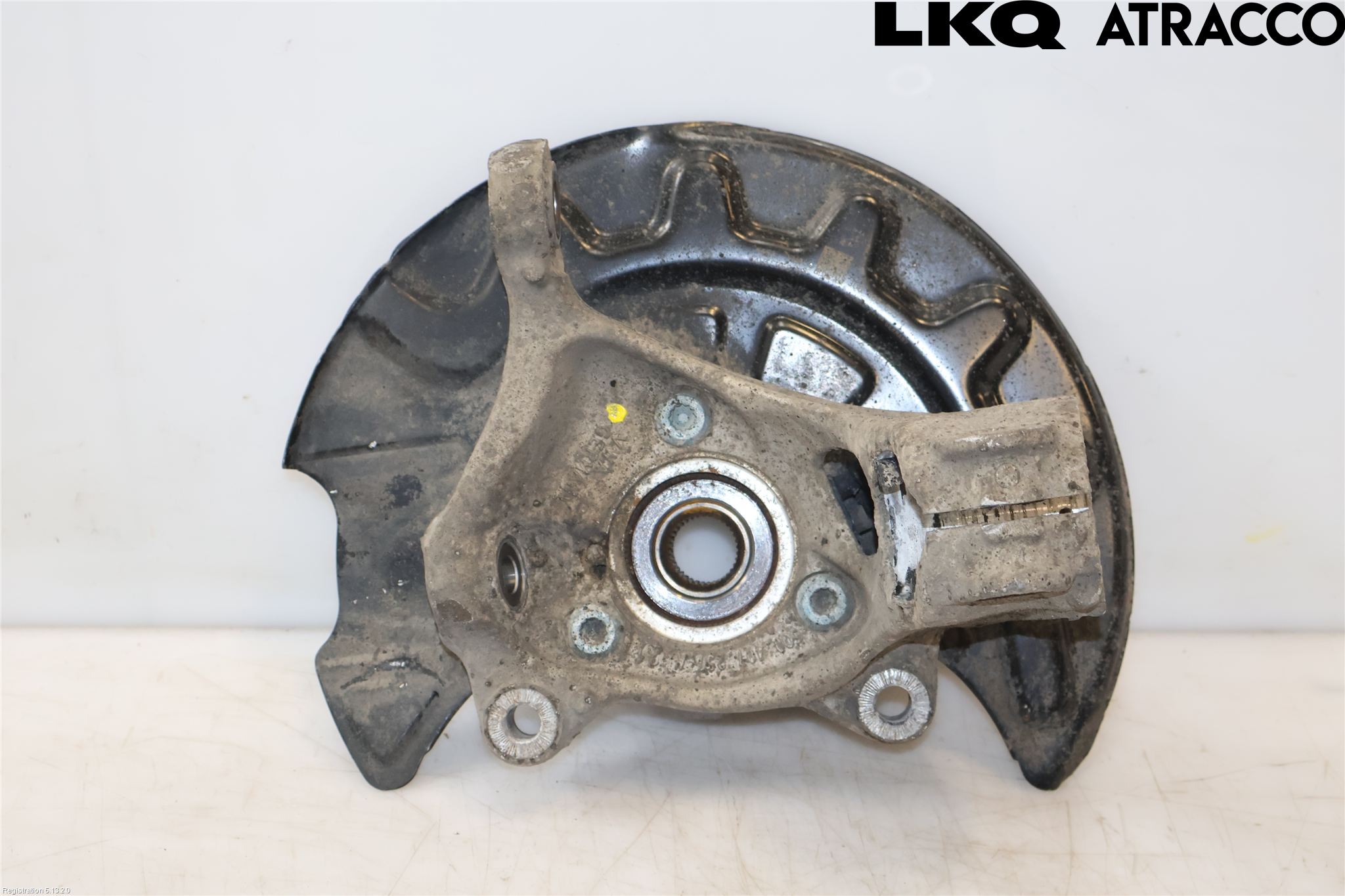 Volkswagen VW PASSAT 15-19 Styrspindel Lagerhus Vä
