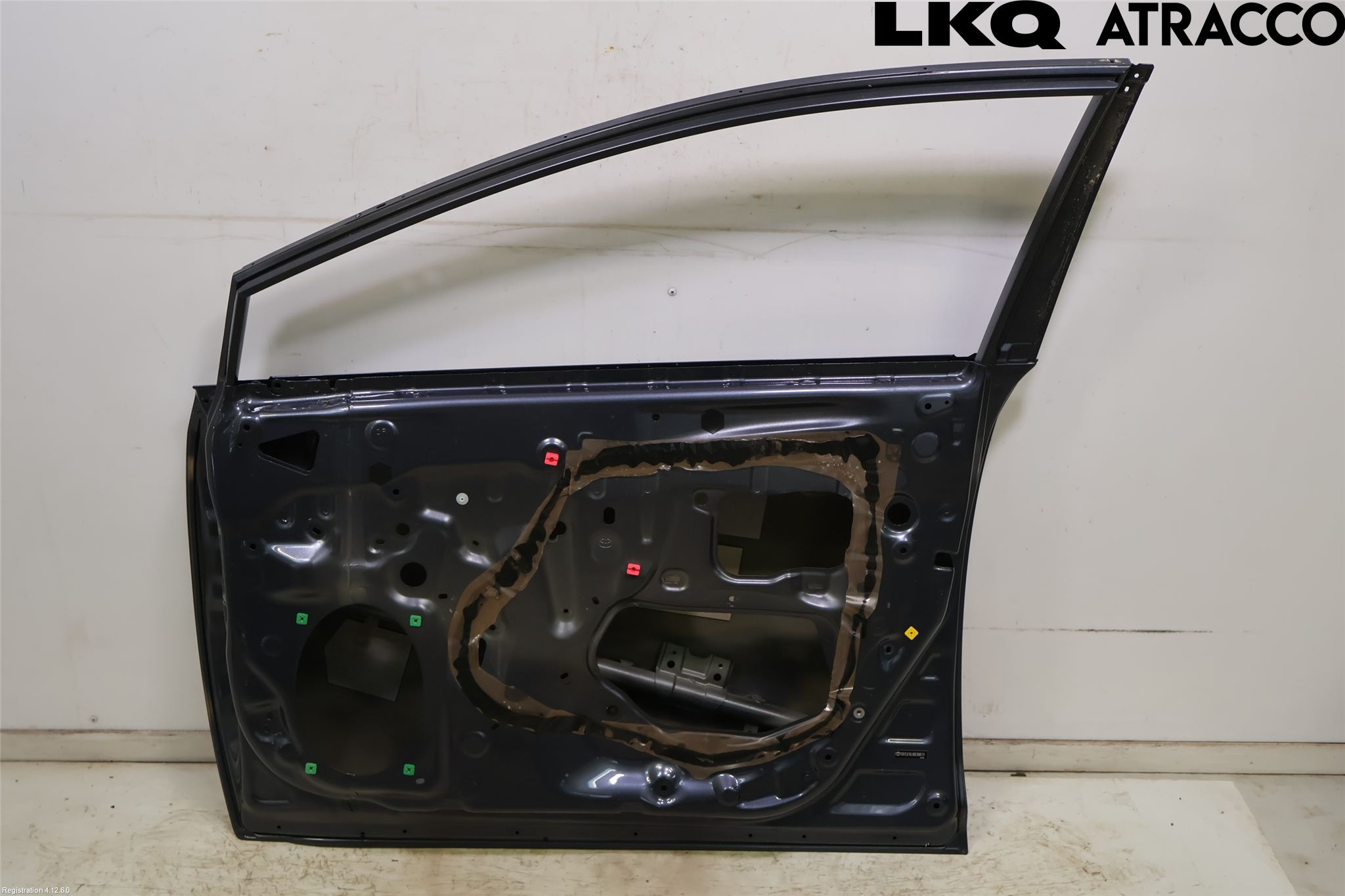 Toyota AVENSIS 09-15 Dörr Fram Höger