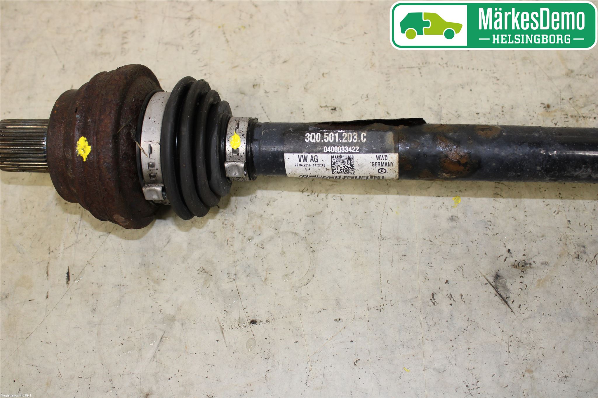 Volkswagen VW PASSAT 15-19 Drivaxel Bak Vänster