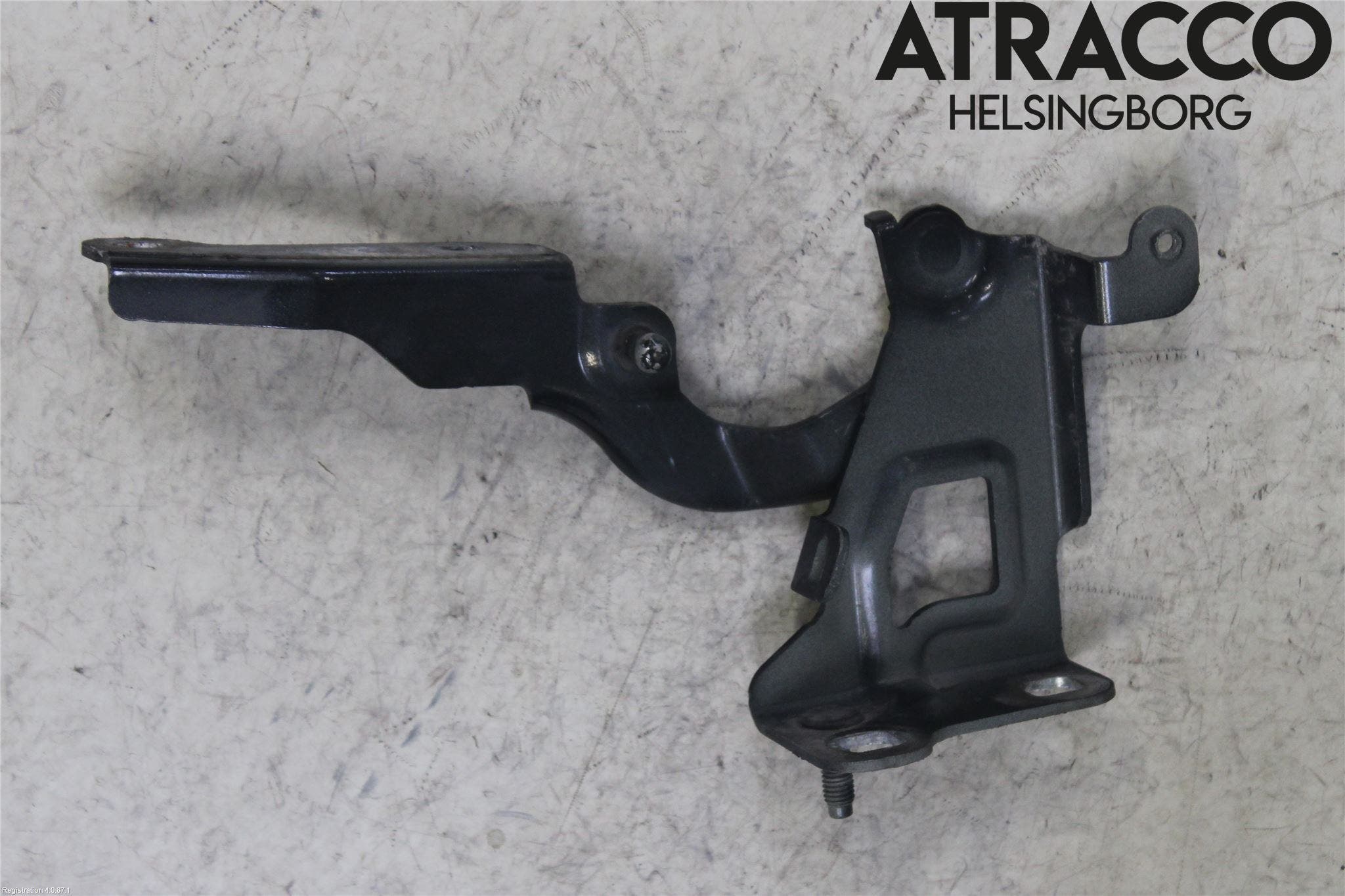 Opel VIVARO 15-19 Huvgångjärn