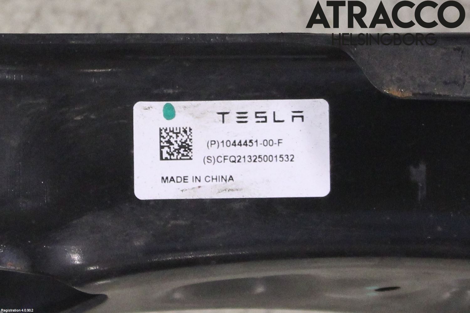 Tesla MODEL Y 21- Bärarm Bak Vänster