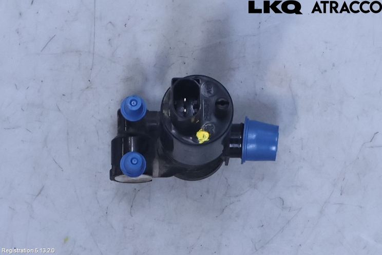 Volvo V90 17->> Spolarpump Vindruta