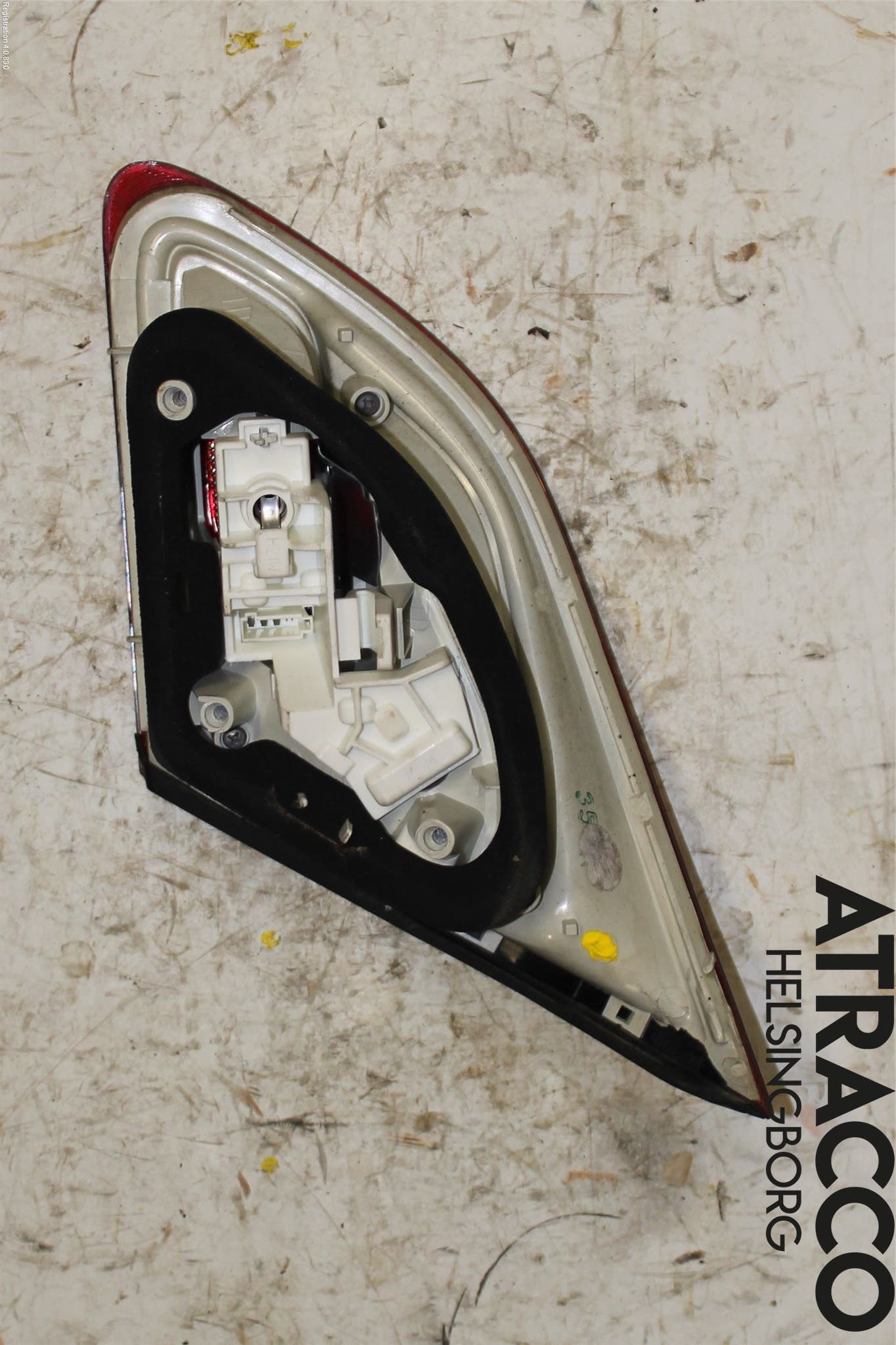 Opel ASTRA J 10-15 Bakljus Lucka Vä