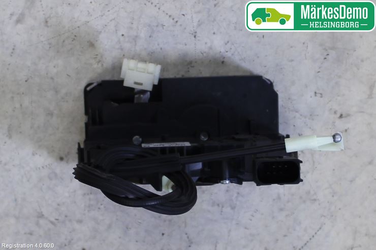 Opel CORSA E 15-19 Centrallåsmotor Höger