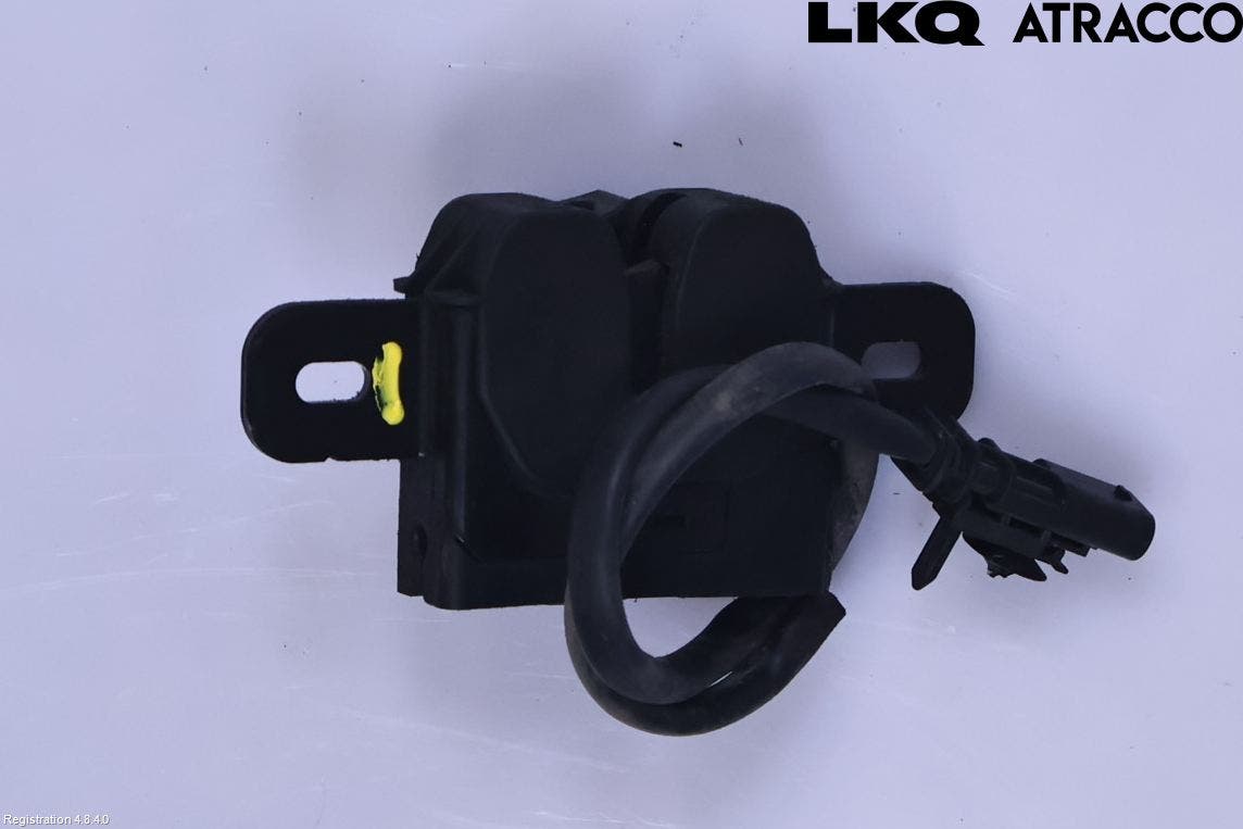 Volvo XC60 14-17 Huvlås