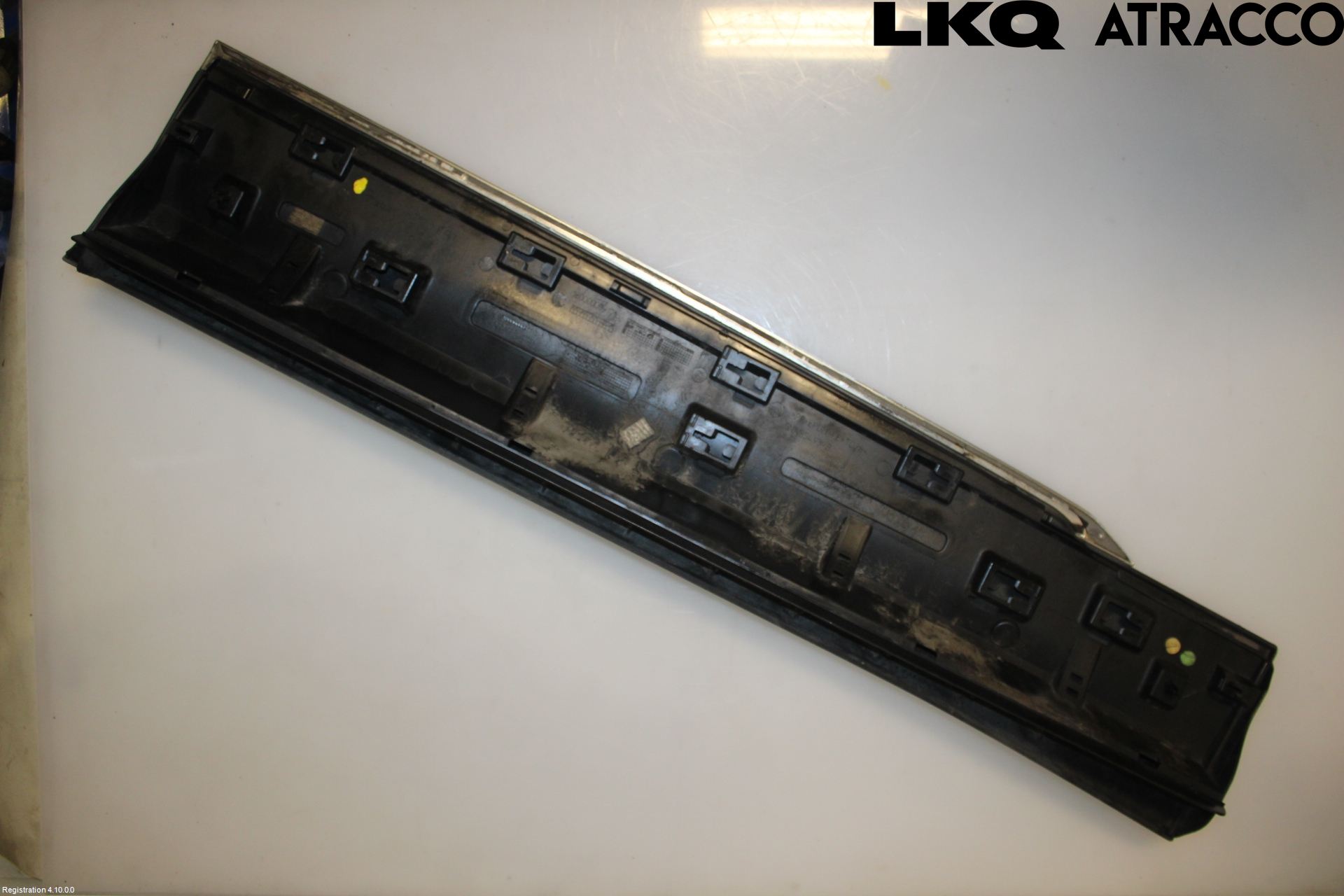 Volkswagen VW TIGUAN 16-24 Dörr Dekorlist Fram Vä
