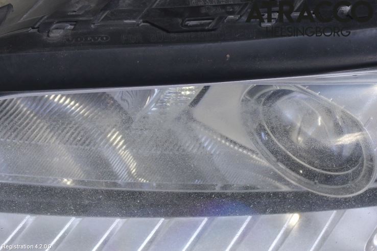 Volvo V70 08-13 Strålkastare Vänster