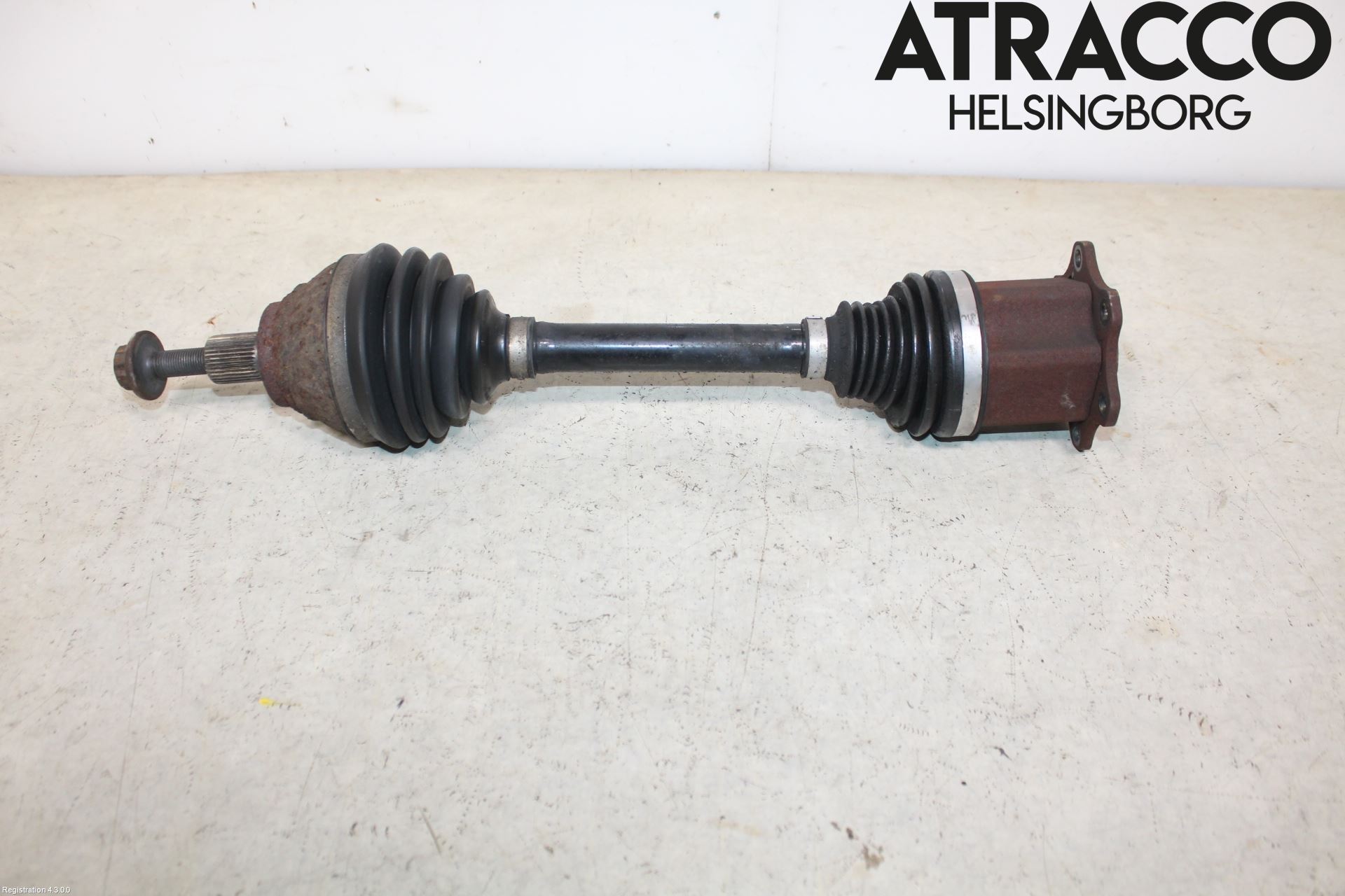 Volkswagen VW PASSAT 11-14 Drivaxel Fram Vänster