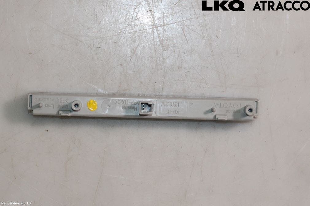 Toyota YARIS XP21 20- Bromsljus Bakruta