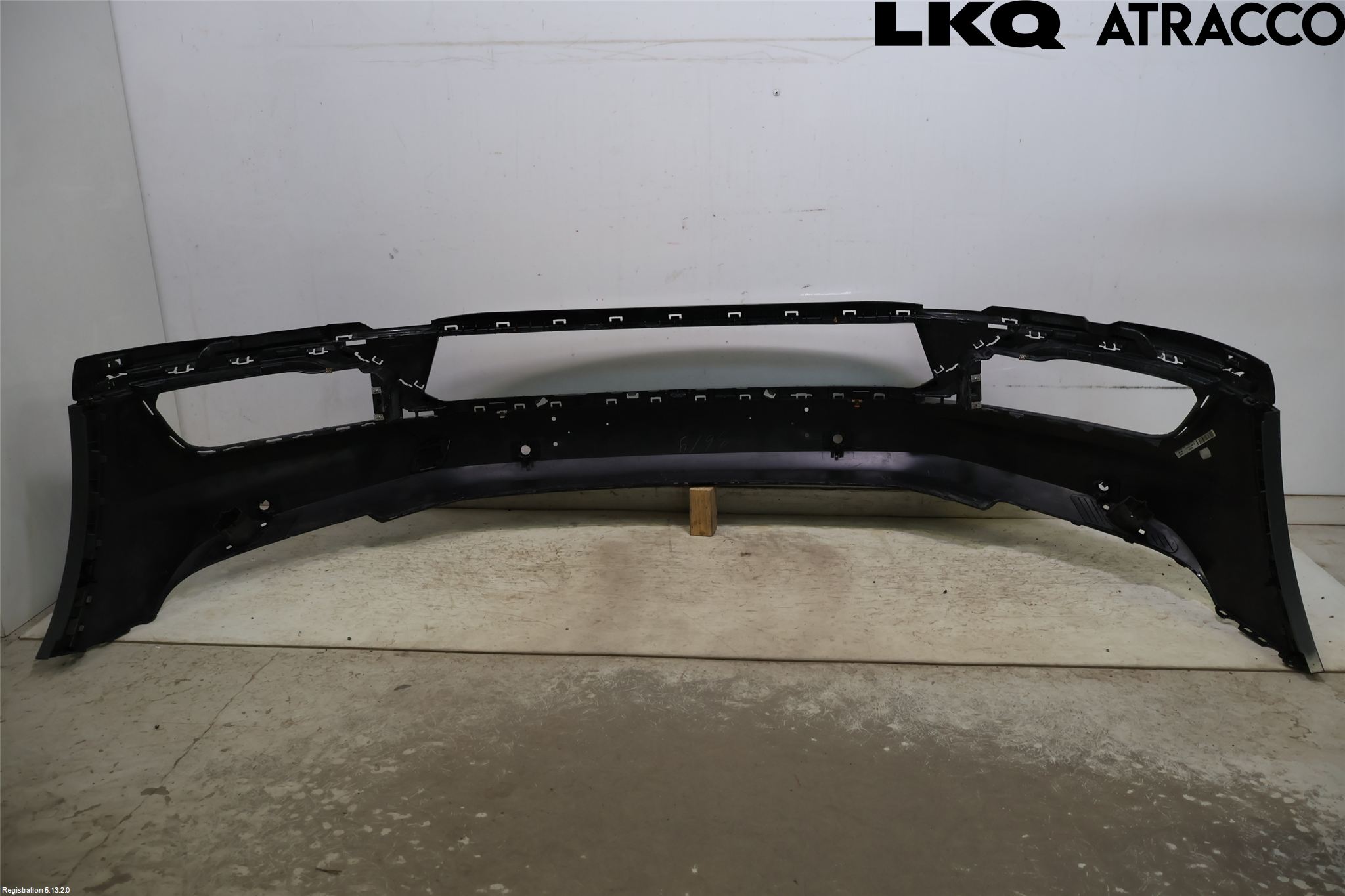 Volkswagen VW PASSAT 15-19 Stötfångarbeklädnad Fram