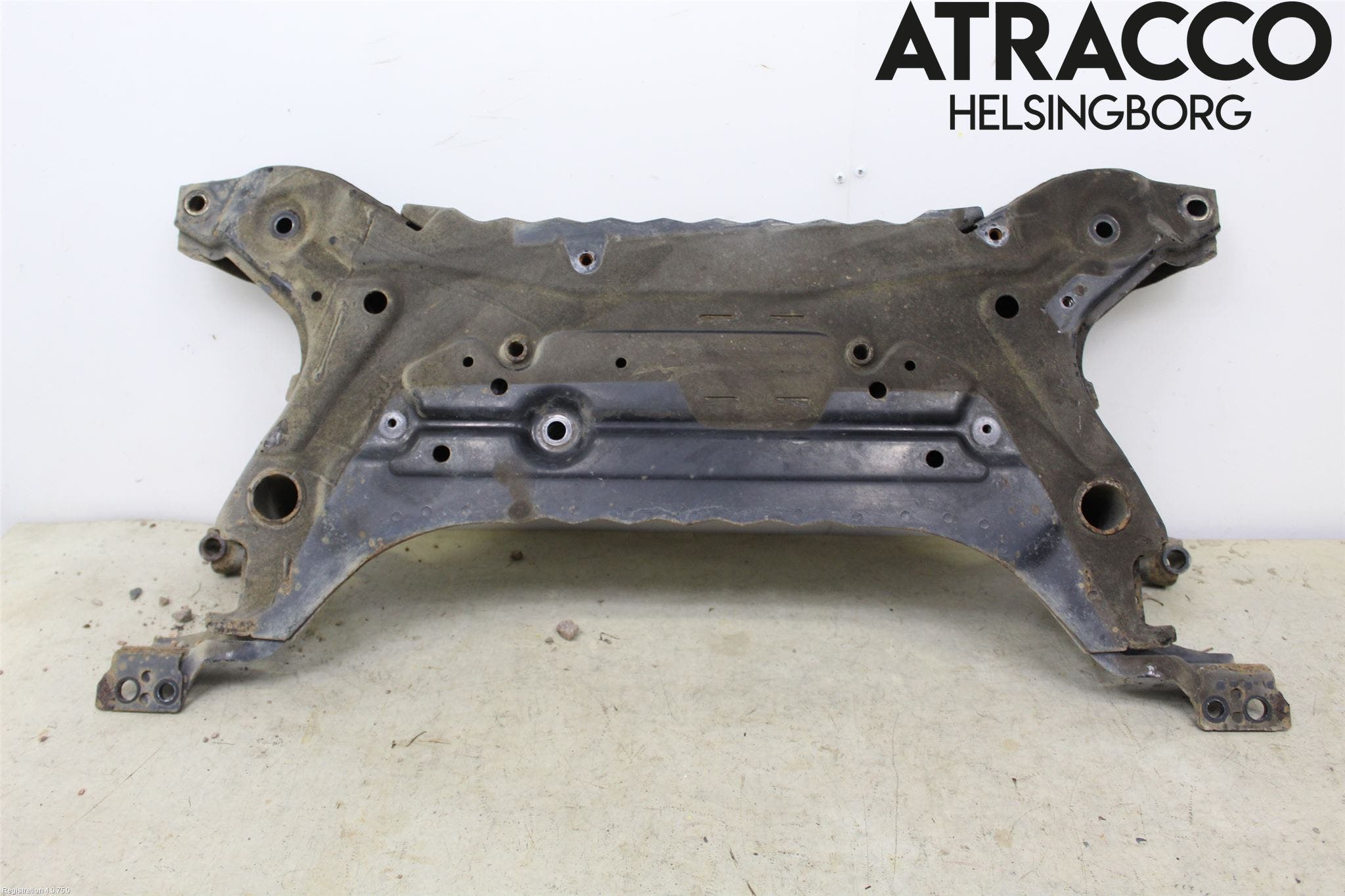 Mitsubishi OUTLANDER 13-21 Framvagnsbalk