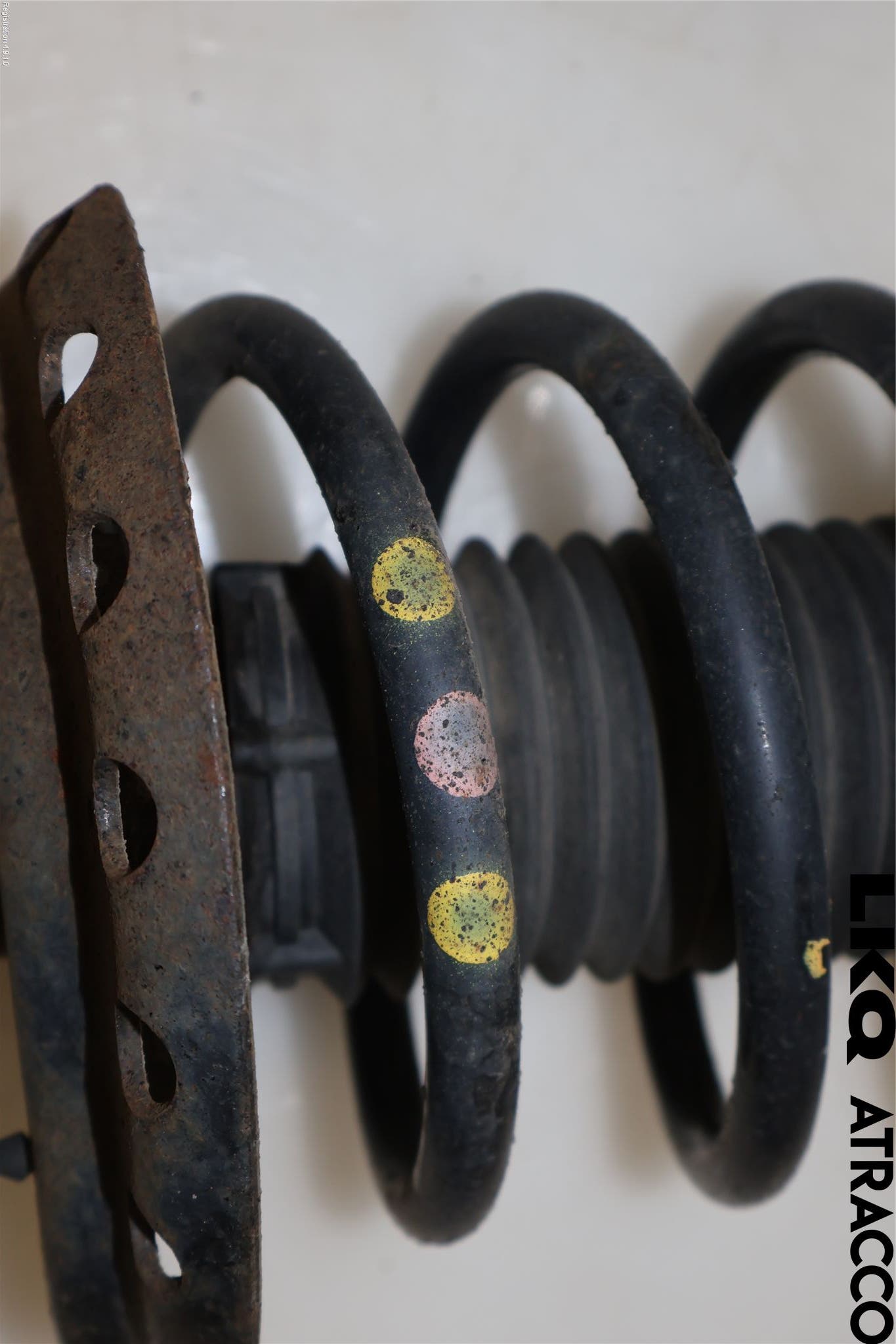 Volvo V70 08-13 Fjäderben Fram Höger