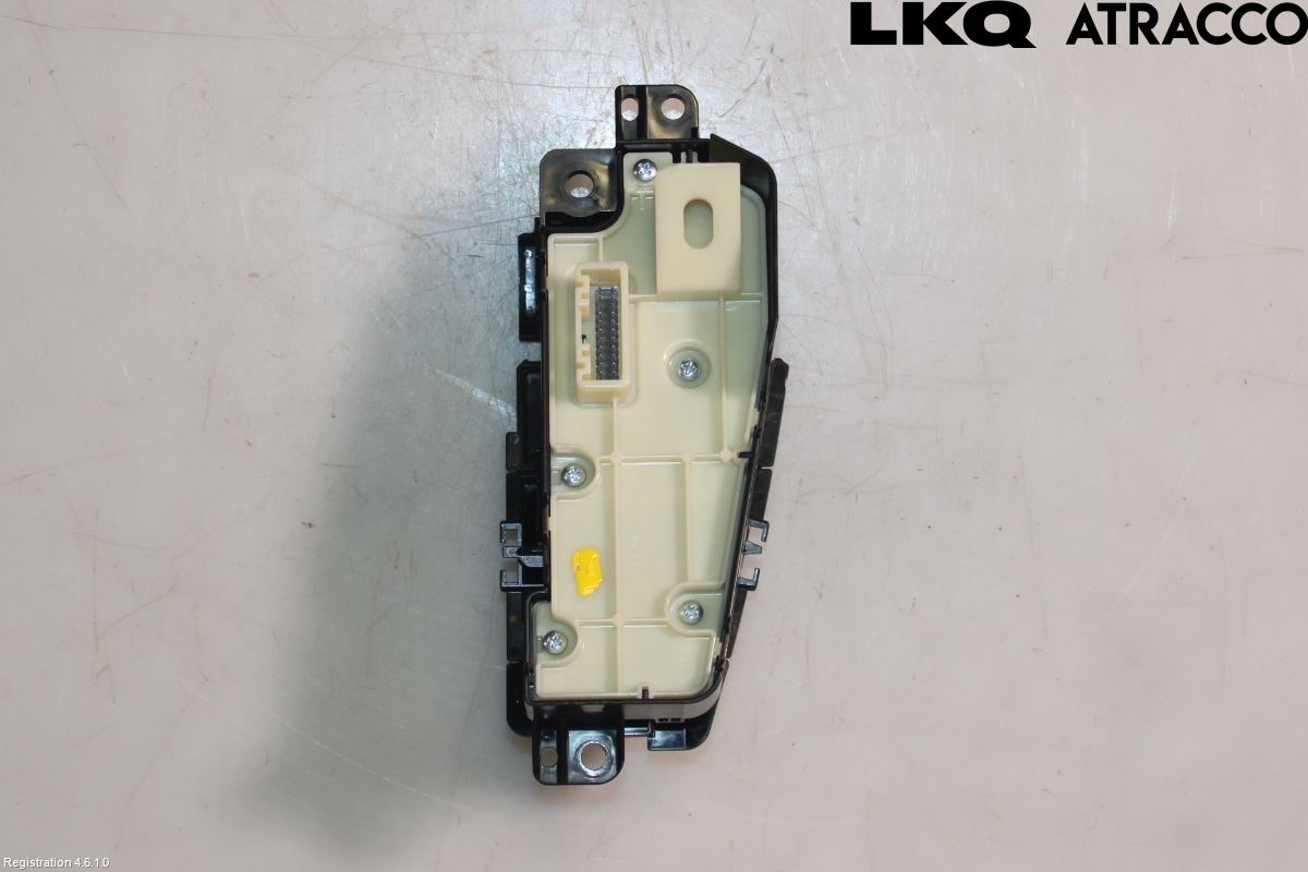 Toyota RAV4 19- Strömställare Multifunktion