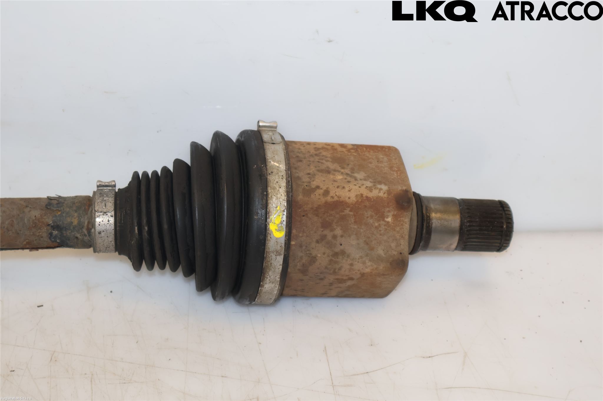 Volkswagen VW PASSAT 15-19 Drivaxel Fram Vänster