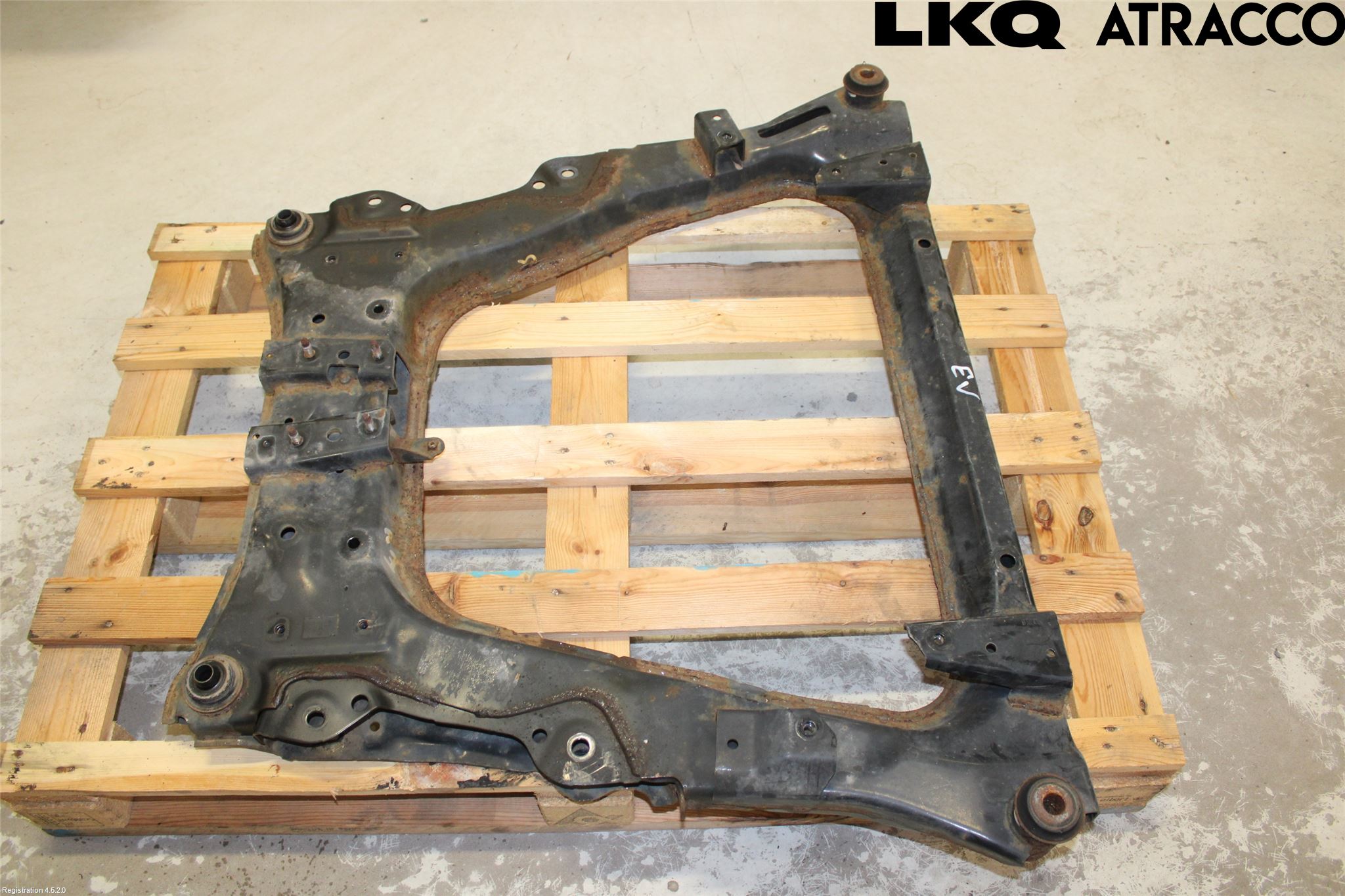 Nissan LEAF 11-17 Framvagnsbalk