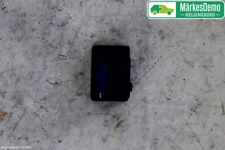 Toyota RAV4 13-18 Strömställare Baklucka