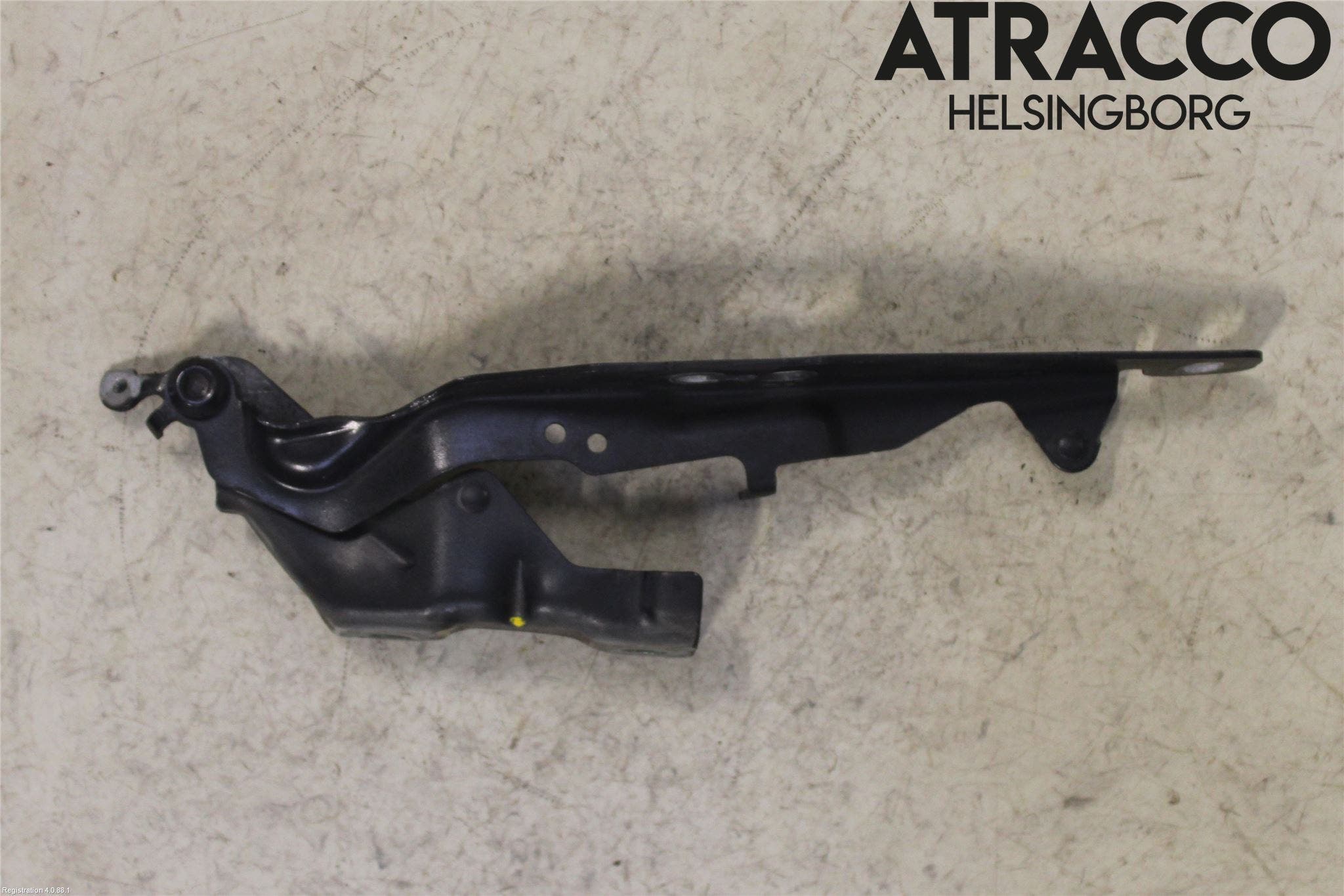 Volvo V70 08-13 Huvgångjärn