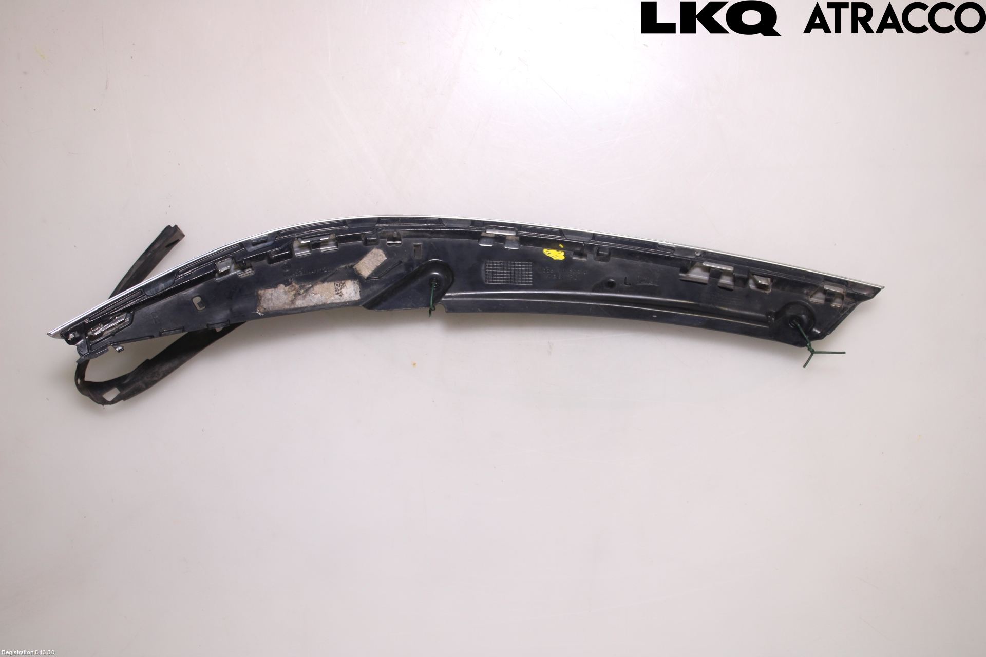 Volkswagen VW PASSAT 15-19 Strålkastarsarg Höger