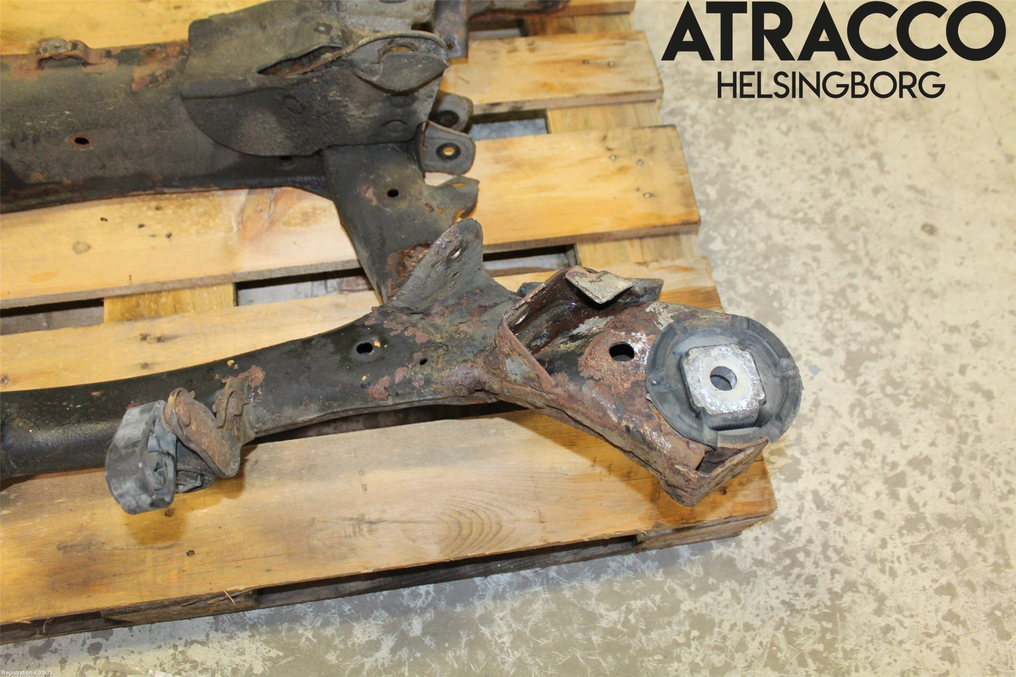 BMW X6 E71/E72   08-14 Bakaxelbalk