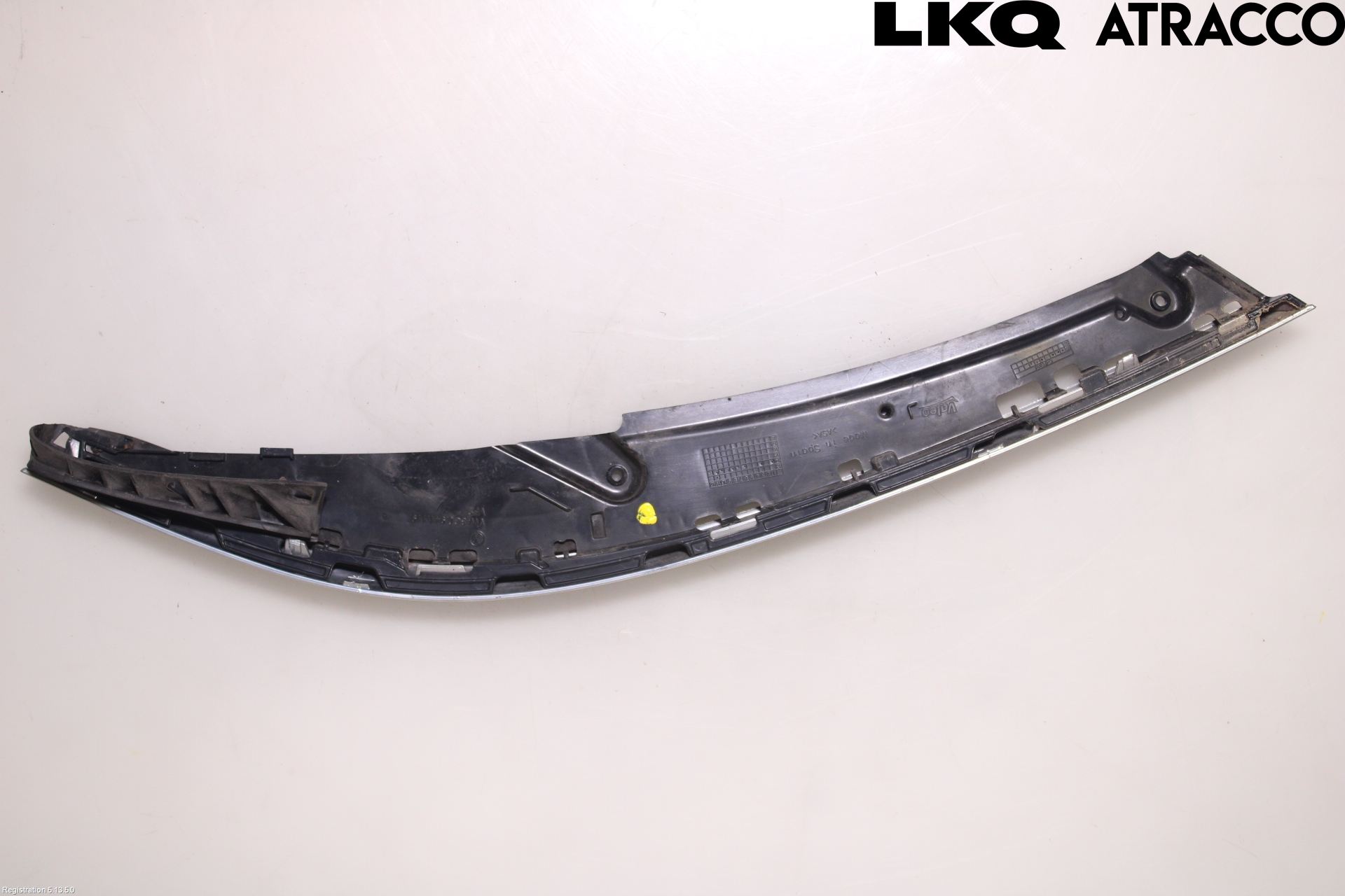 Volkswagen VW PASSAT 15-19 Strålkastarsarg Vänster