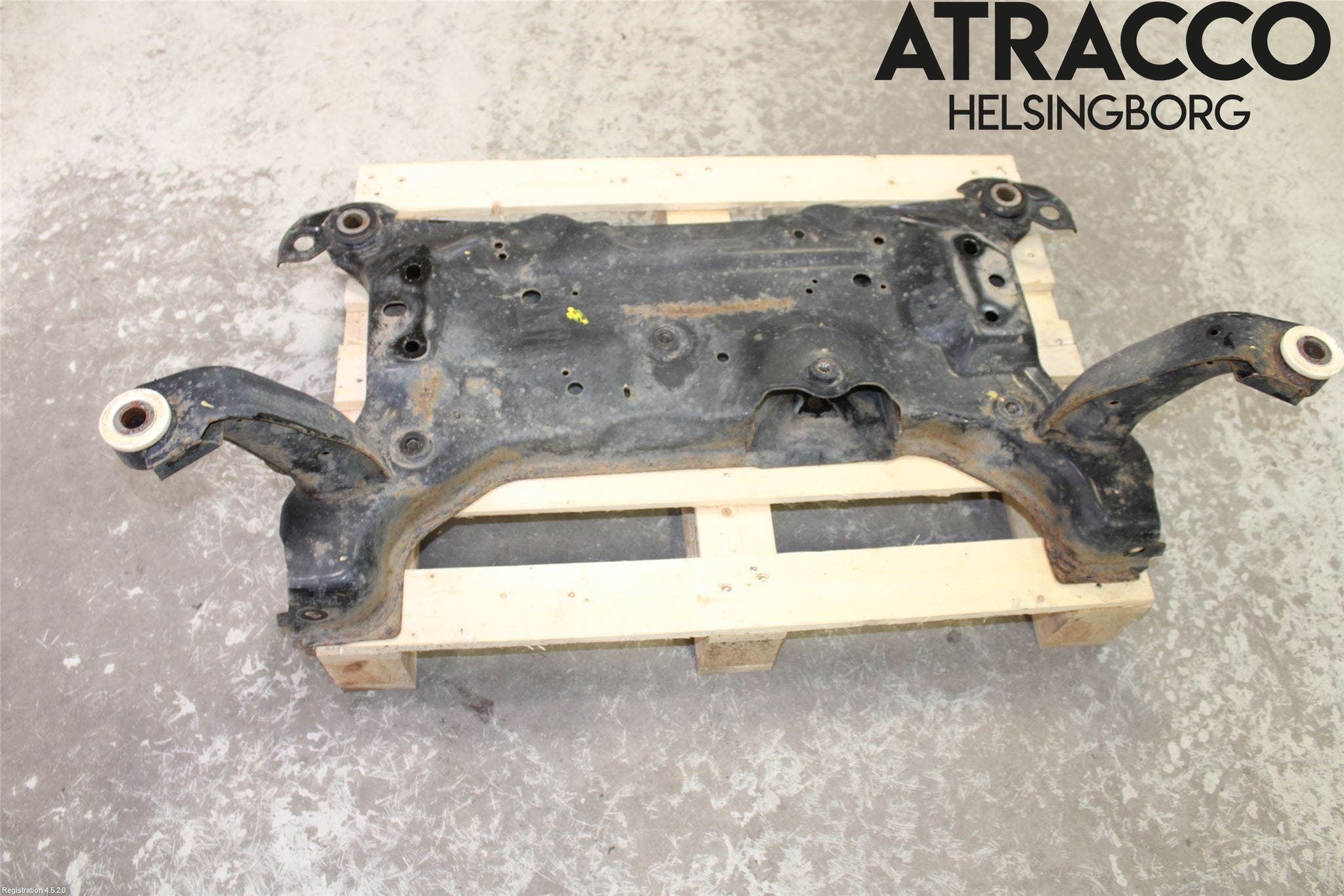 Ford TRANSIT/TOURNEO CONNECT 13-22 Framvagnsbalk