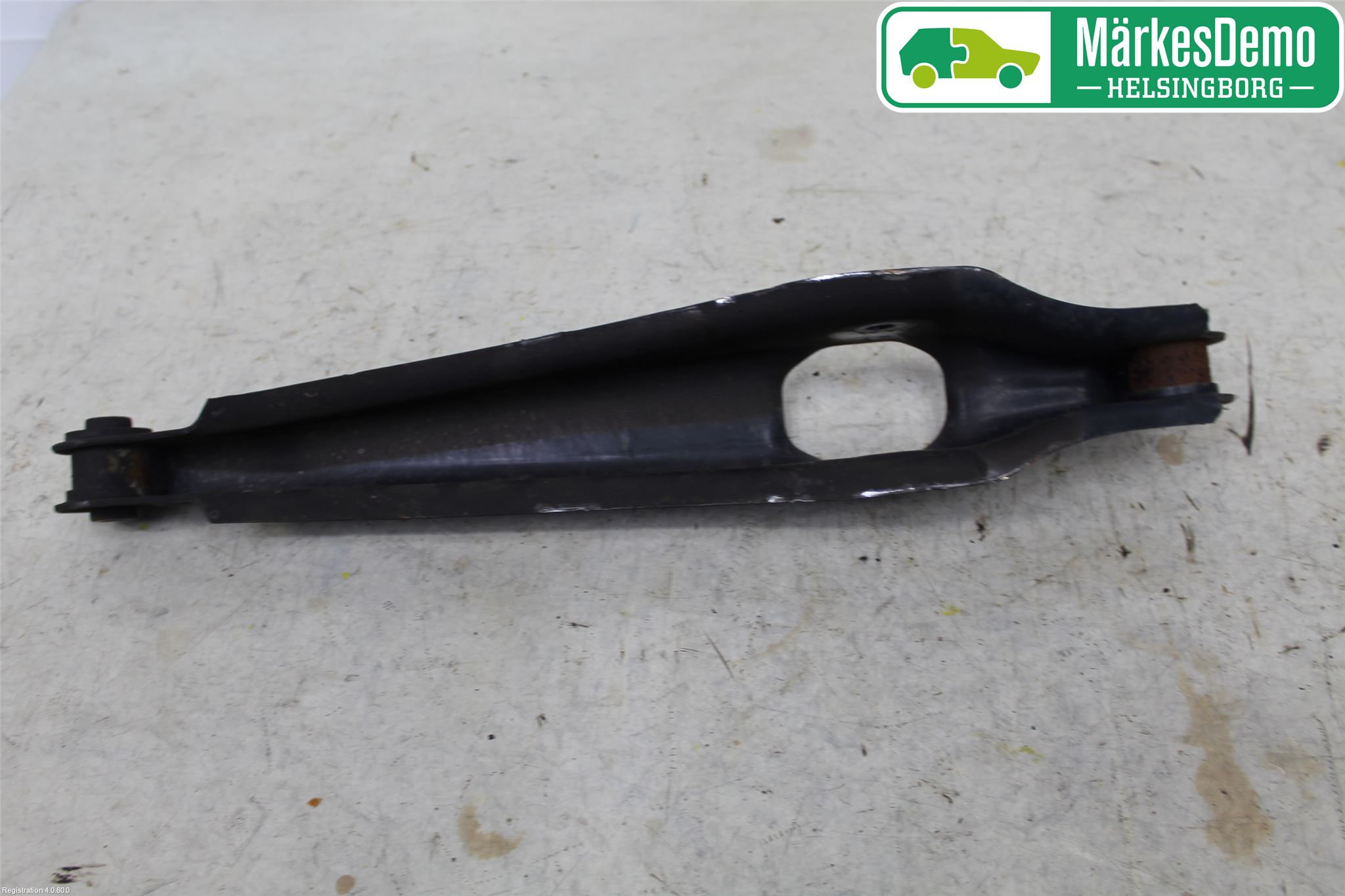 Mitsubishi ECLIPS CROSS Bärarm Bak Höger