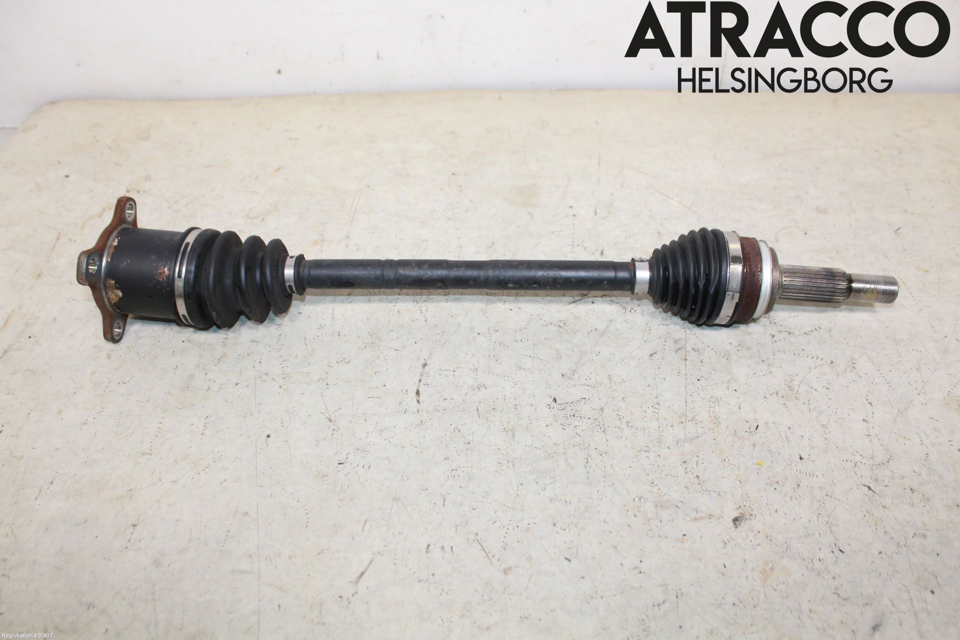 Toyota COROLLA CROSS XG10 22- Drivaxel Bak Höger