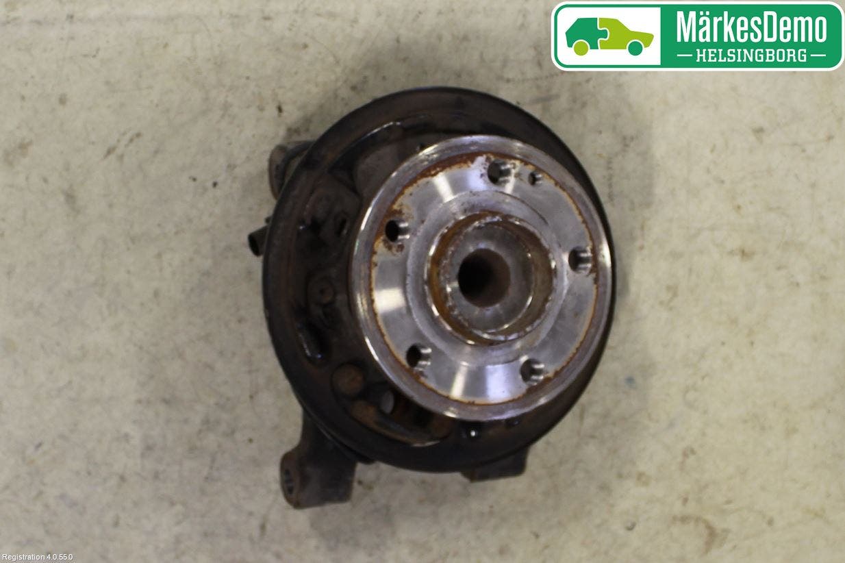 Mercedes-Benz MB VITO/V-KLASS (W640,W447,W448) 14- Hjullagerhus-Spindel Vä B