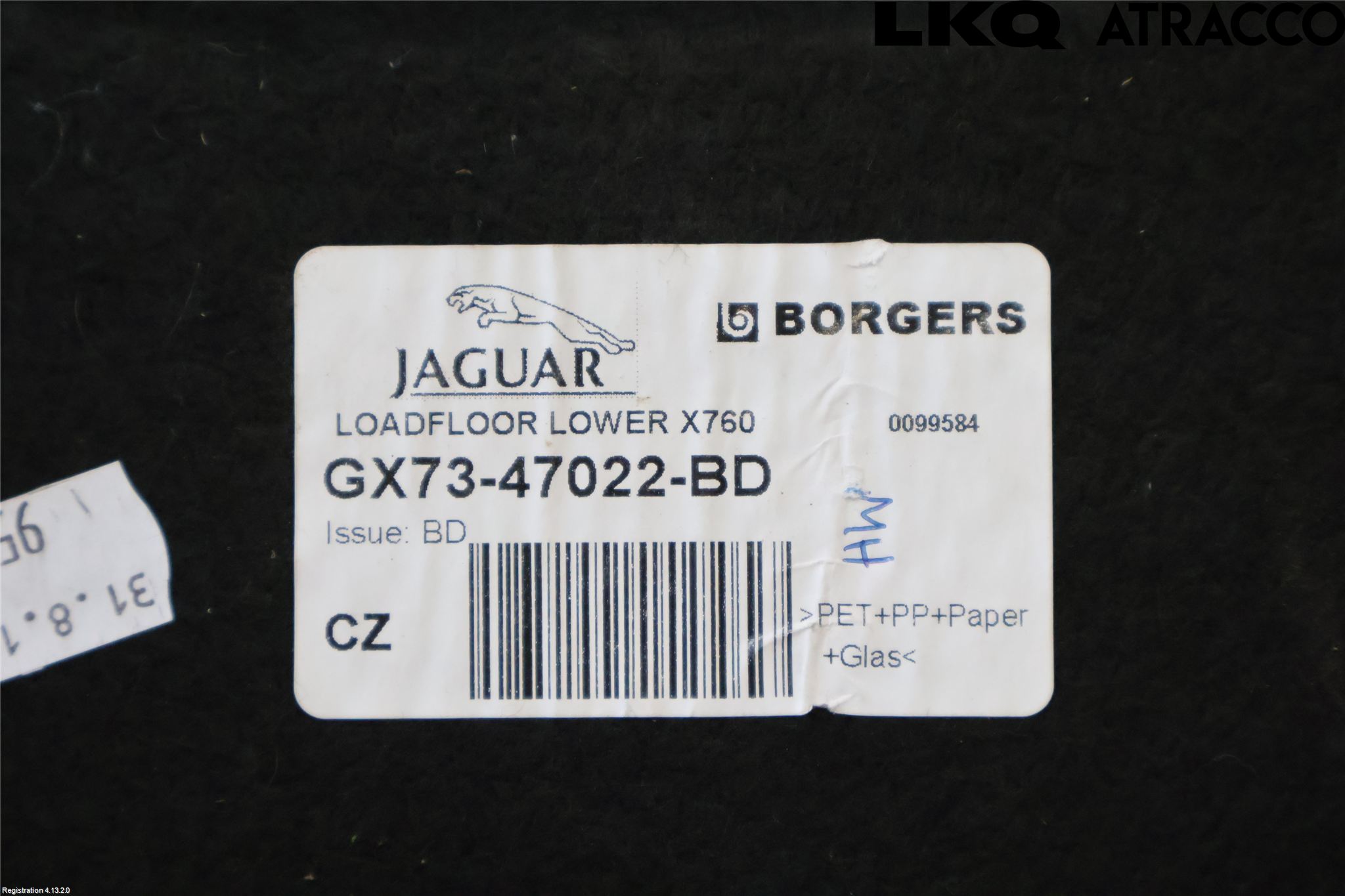 Jaguar XE (X760) 15-24 Inrbagagerumklädsel-Golv
