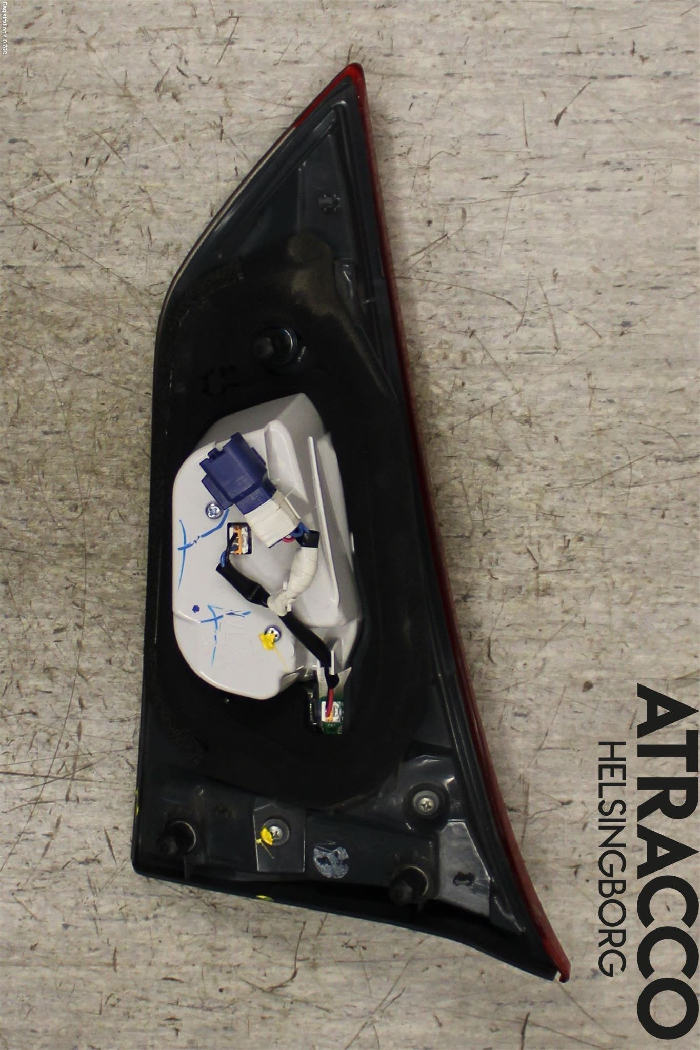 Toyota AURIS 13-19 Bakljus Lucka Vä