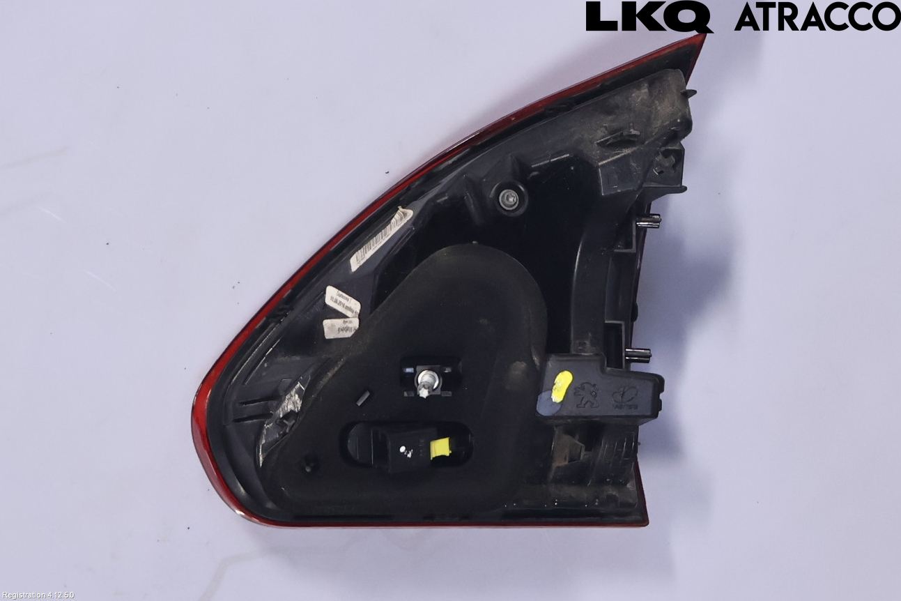 Peugeot 2008 13-20 Bakljus Lucka Vä