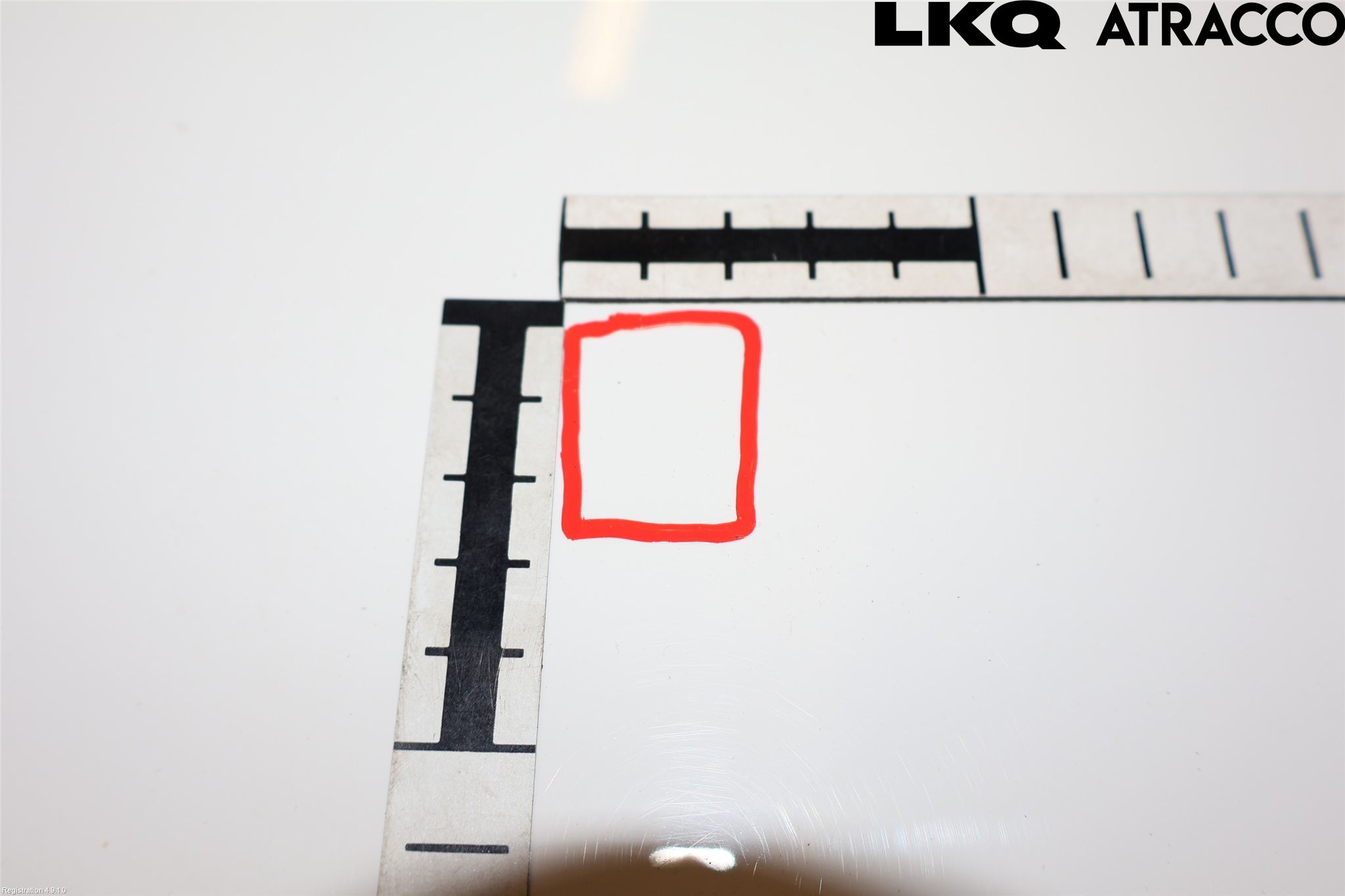 Toyota AURIS 10-12 Huv Fram