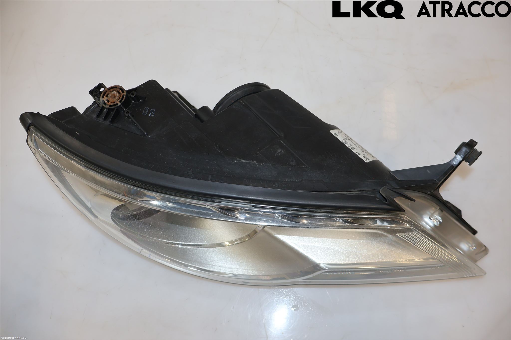 Volkswagen VW TIGUAN 07-16 Strålkastare Höger