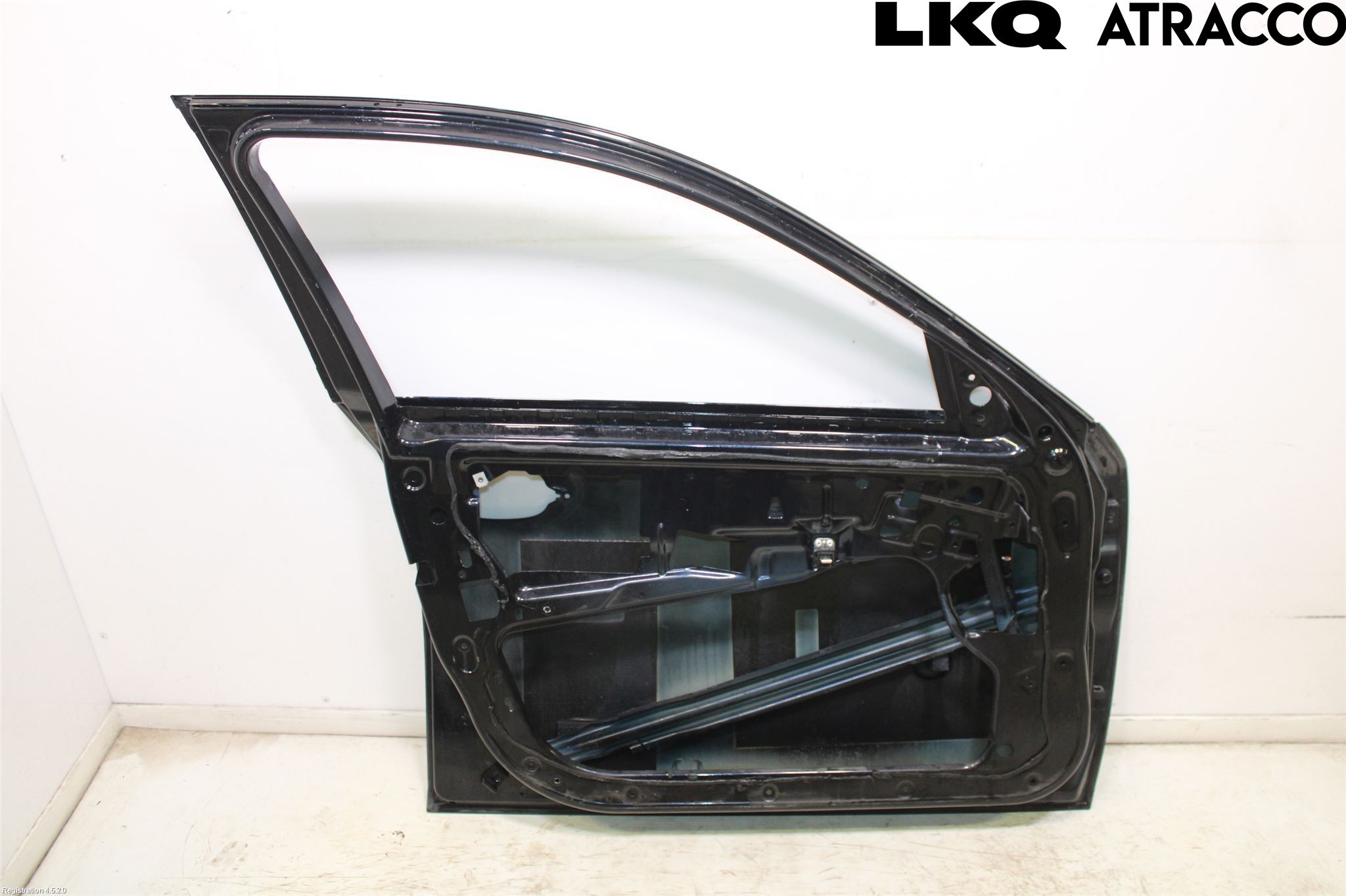 BMW 5 E60/61 Sed/Tou 02-10 Dörr Fram Vänster