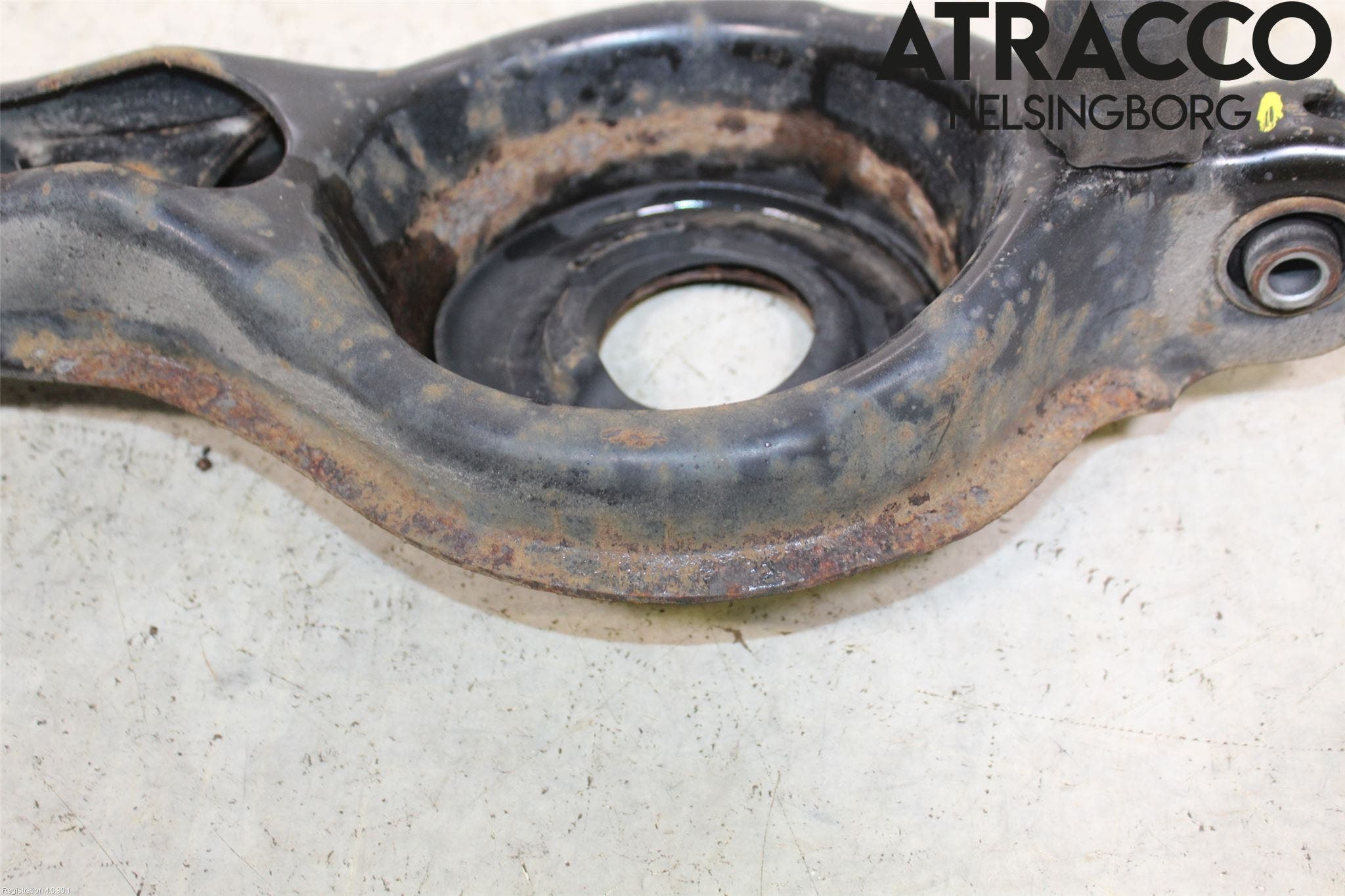 Volvo V40 12-19 Bärarm Bak Höger