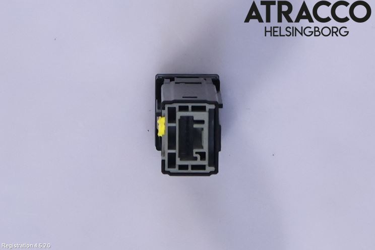 Toyota COROLLA CROSS XG10 22- Strömställare Stolvärme